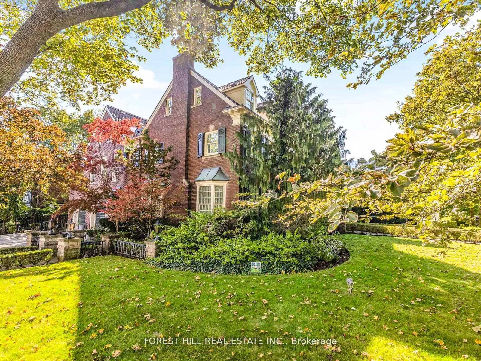 Photo 44 of 11 Dewbourne Avenue, Toronto, Forest Hill South — HOMEH