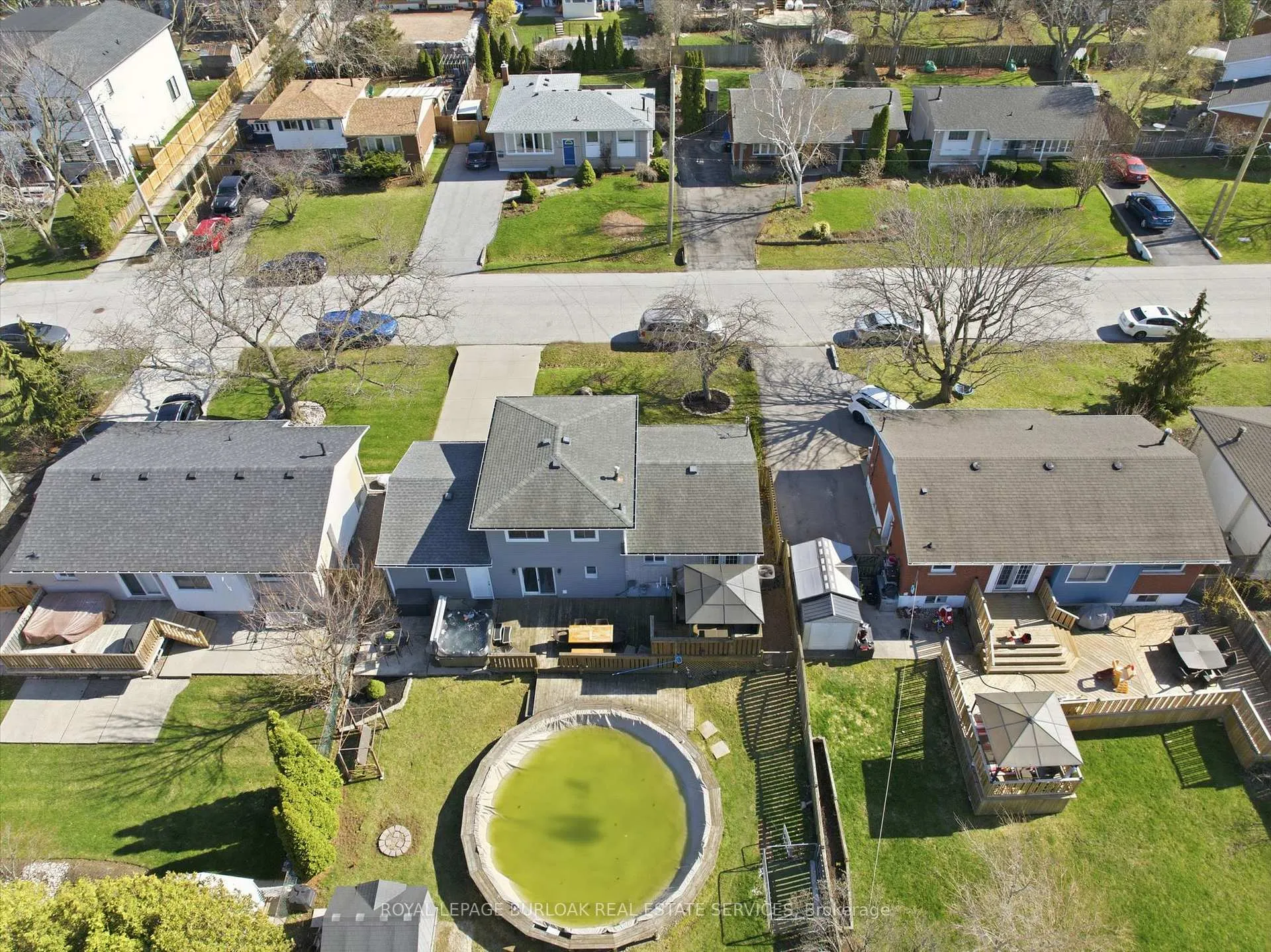 Photo 3 of 35 Viking Drive, Grimsby, Grimsby Beach — HOMEH
