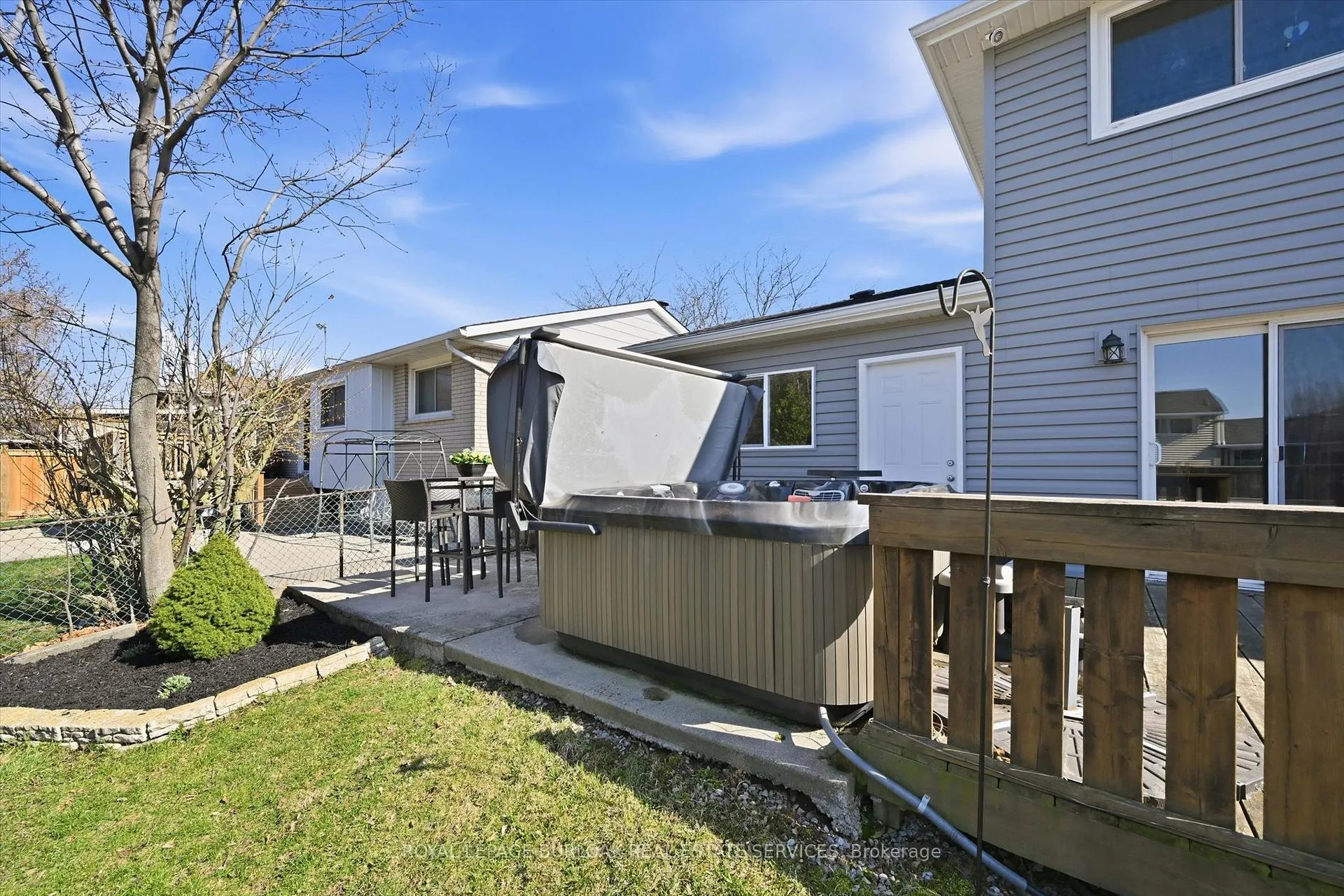 Photo 36 of 35 Viking Drive, Grimsby, Grimsby Beach — HOMEH