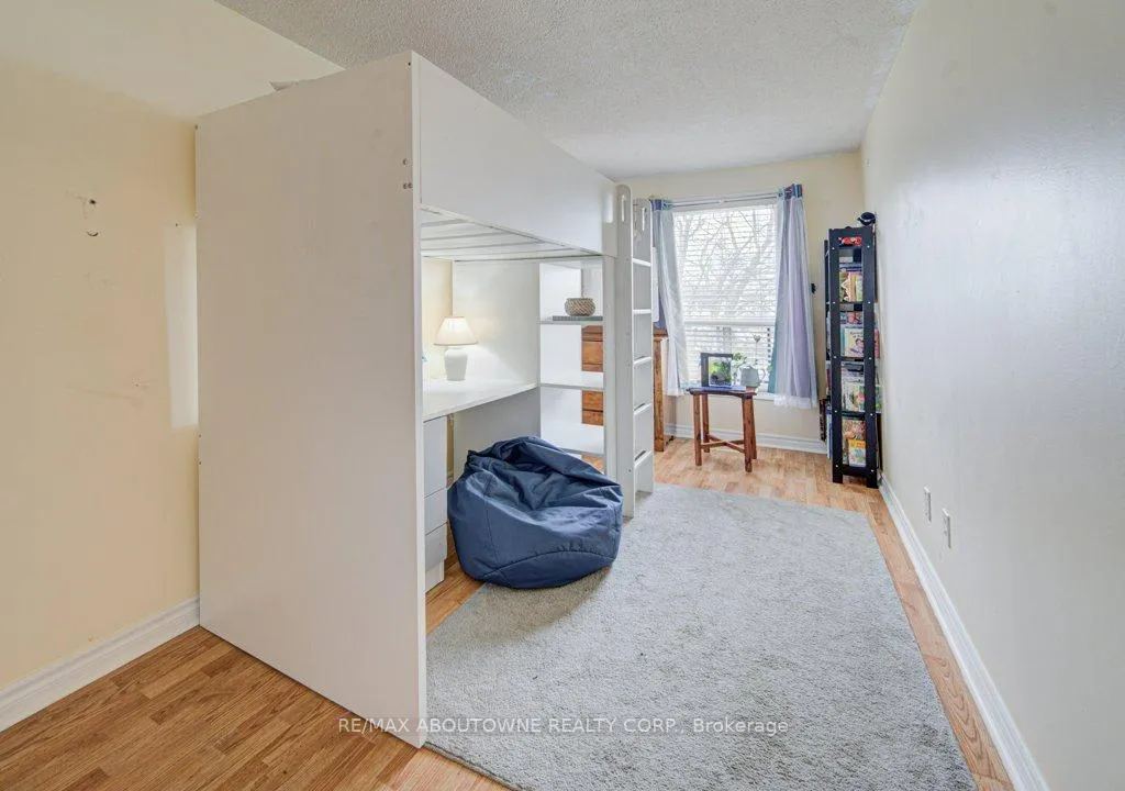 Photo 10 of 85 Huntingwood Crescent, Brampton, Central Park — HOMEH