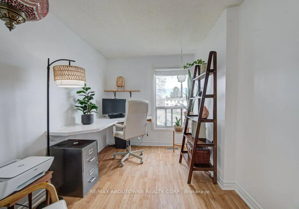 Photo 11 of 85 Huntingwood Crescent, Brampton, Central Park — HOMEH