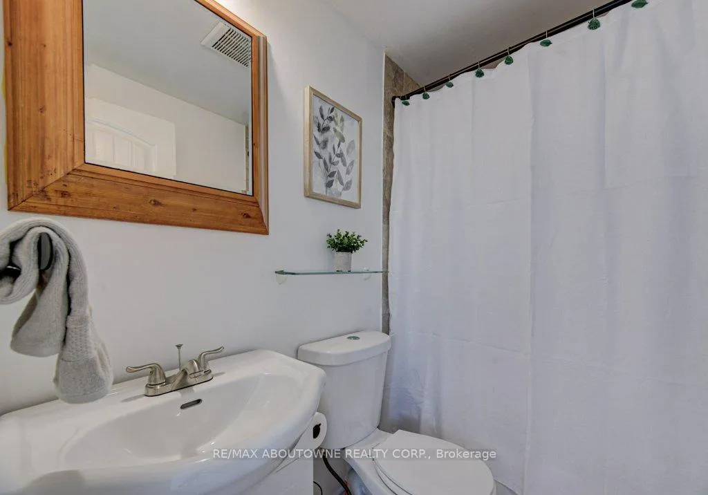 Photo 12 of 85 Huntingwood Crescent, Brampton, Central Park — HOMEH
