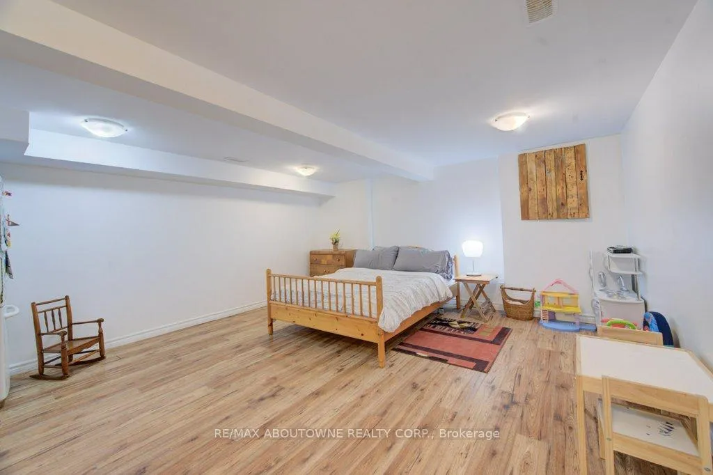 Photo 13 of 85 Huntingwood Crescent, Brampton, Central Park — HOMEH