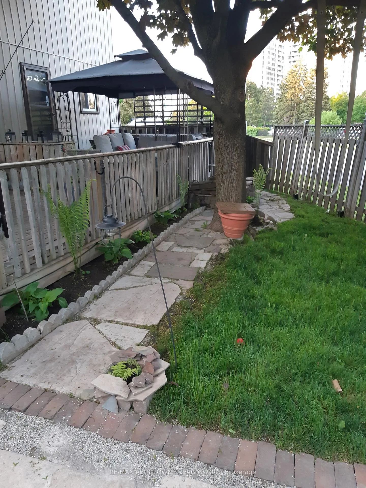 Photo 19 of 85 Huntingwood Crescent, Brampton, Central Park — HOMEH