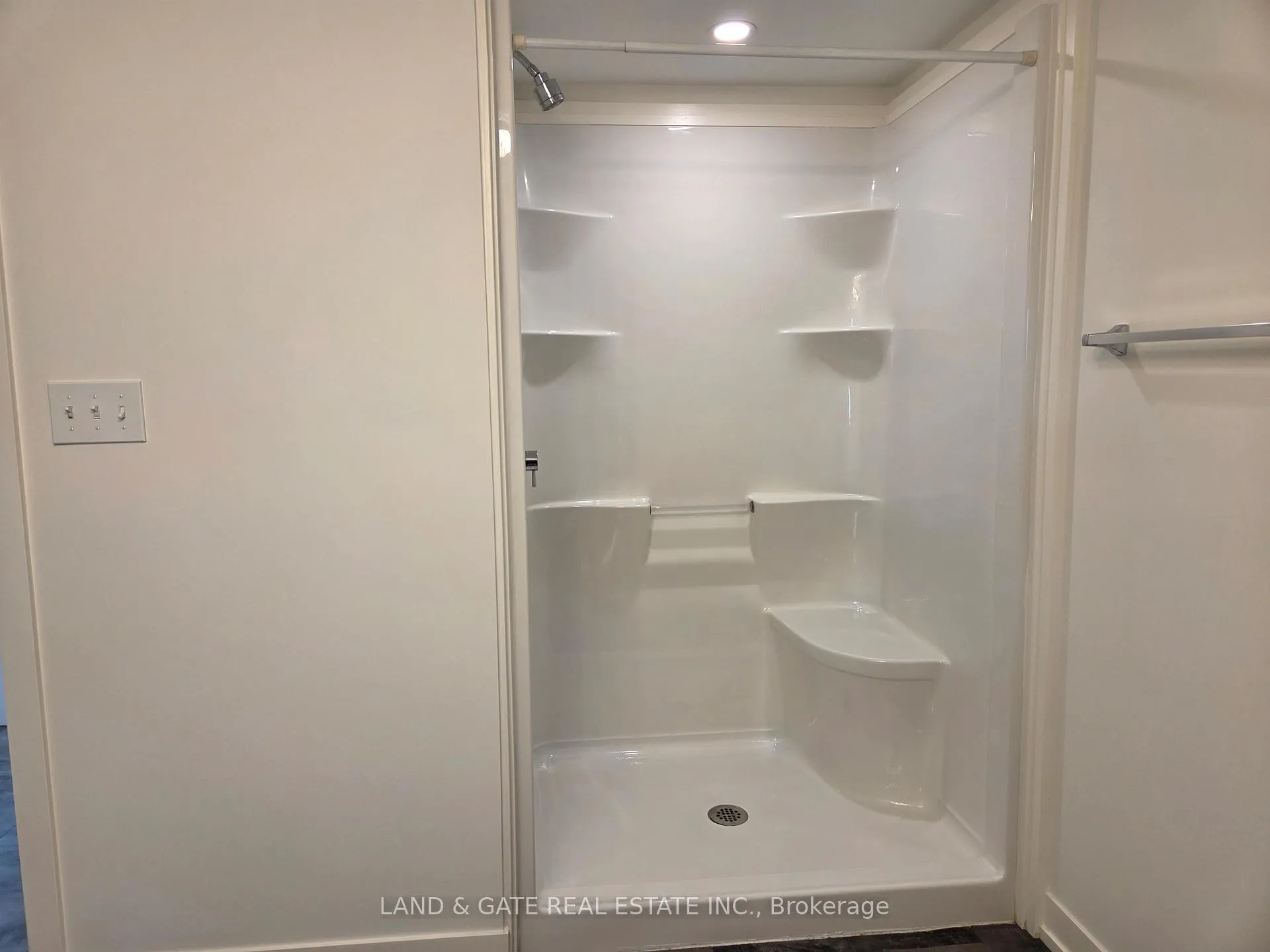 Photo 15 of Unit 305, 976 Simcoe Street N, Oshawa, Centennial — HOMEH