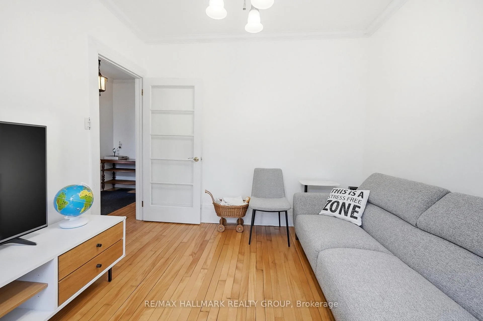 Photo 5 of 138 Keefer Street, Ottawa, New Edinburgh — HOMEH