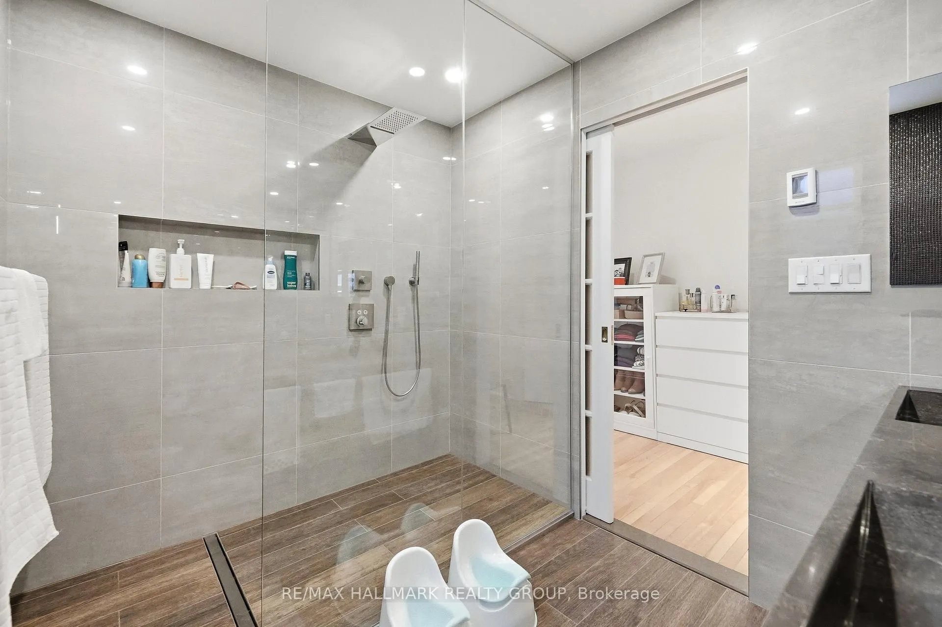 Photo 21 of 138 Keefer Street, Ottawa, New Edinburgh — HOMEH