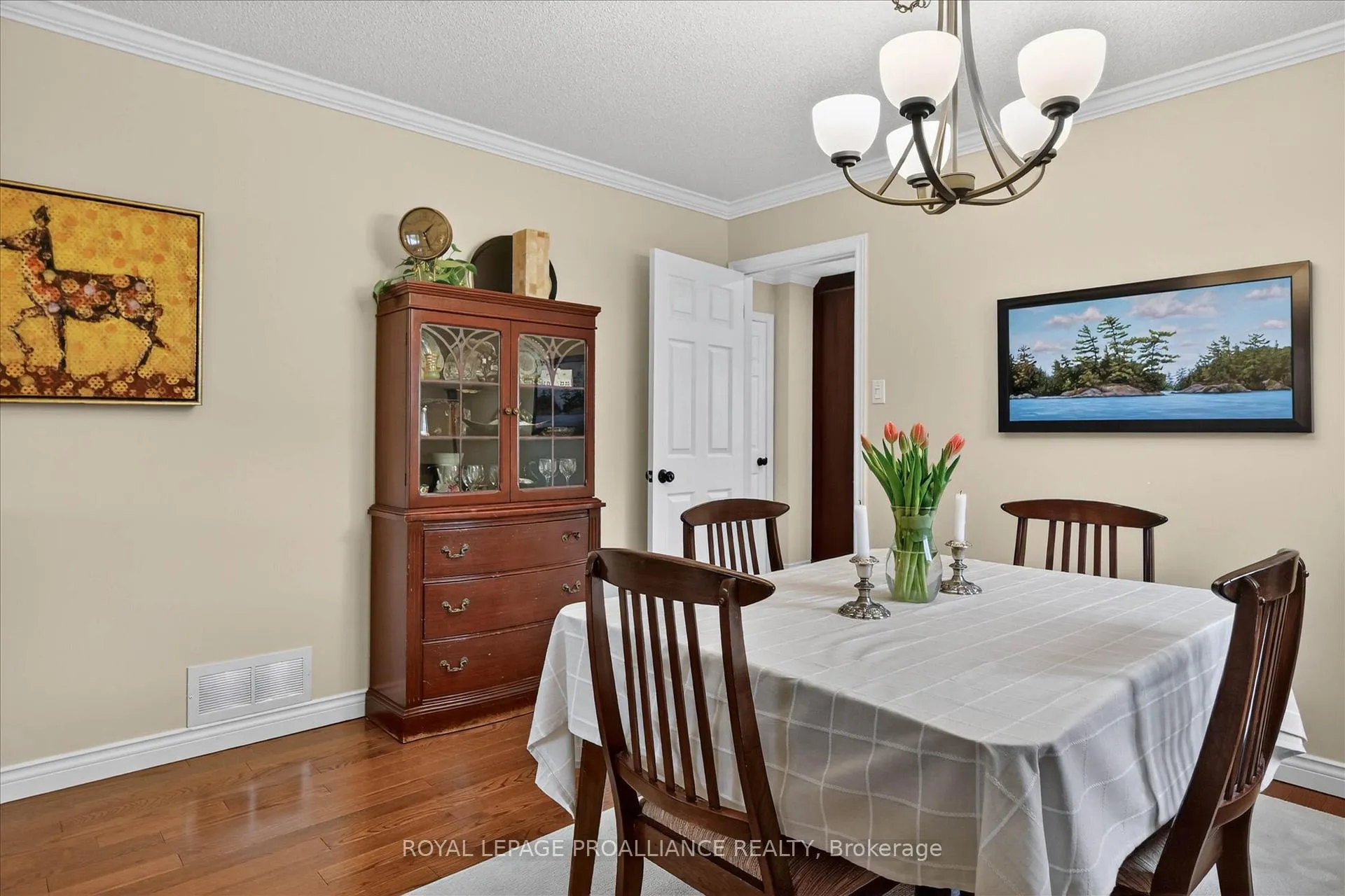 Photo 9 of 1426 Glenforest Crescent, Peterborough, Monaghan Ward 2 — HOMEH