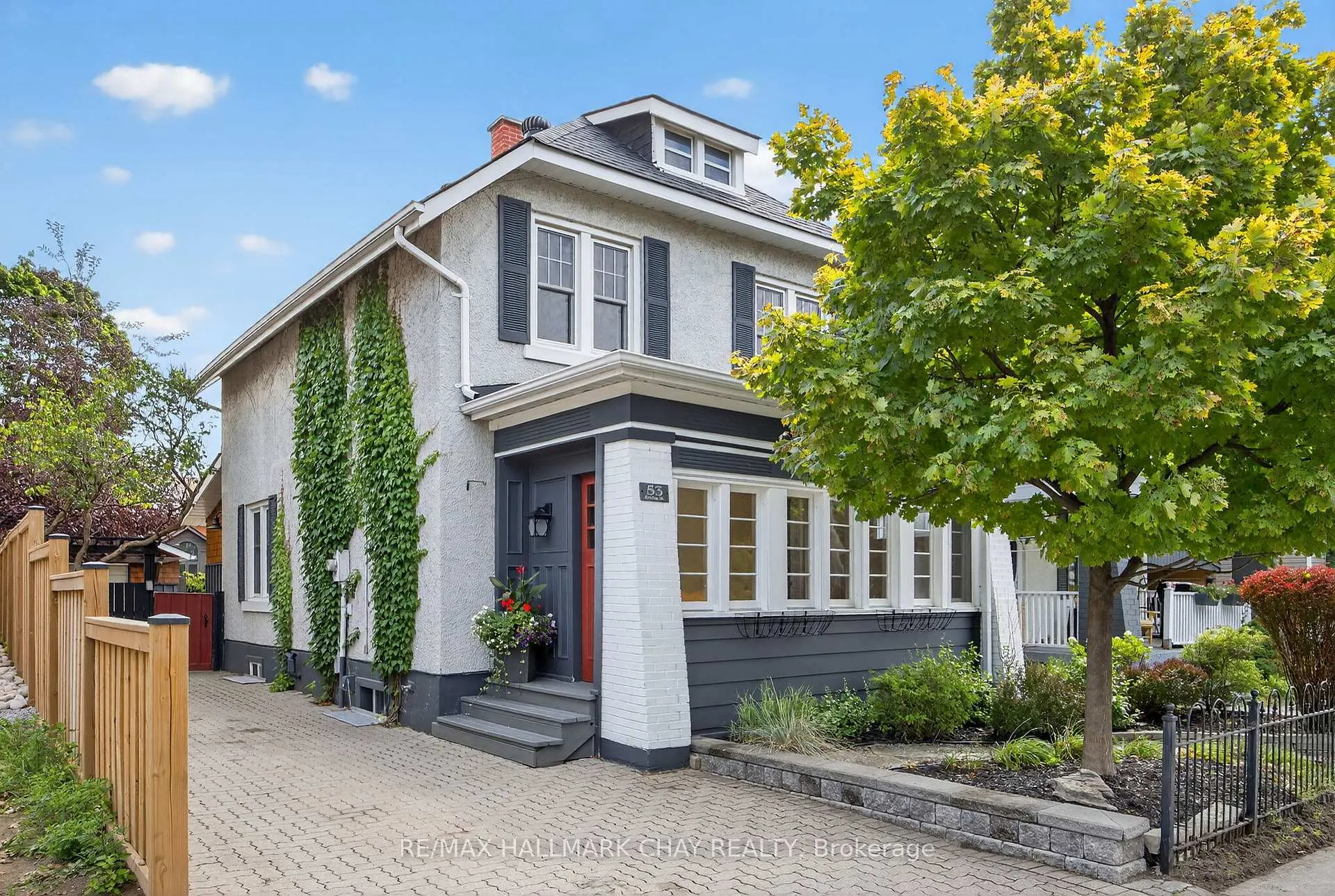 Photo 1 of 53 Eccles Street N, Barrie, Queen's Park — HOMEH