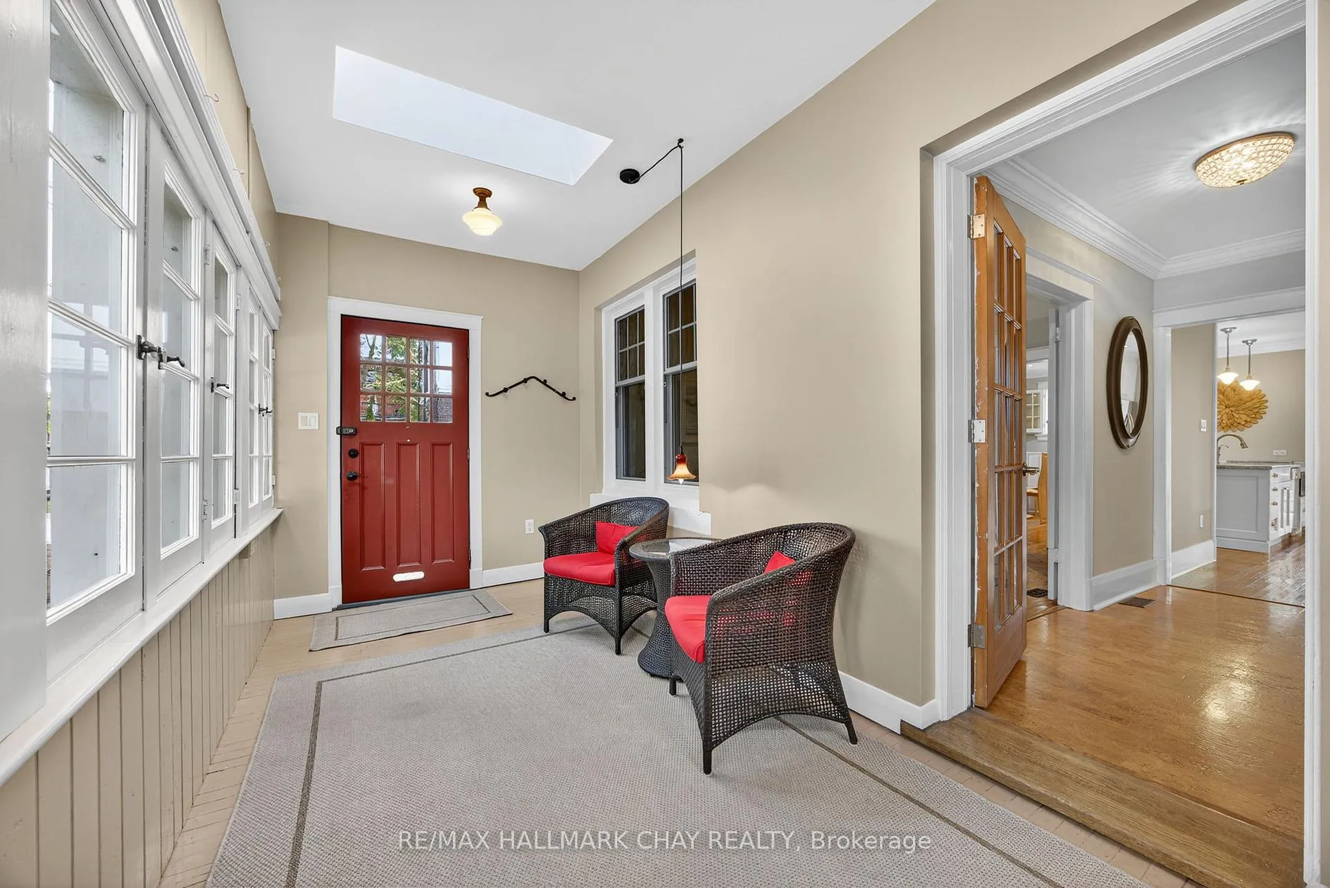 Photo 6 of 53 Eccles Street N, Barrie, Queen's Park — HOMEH