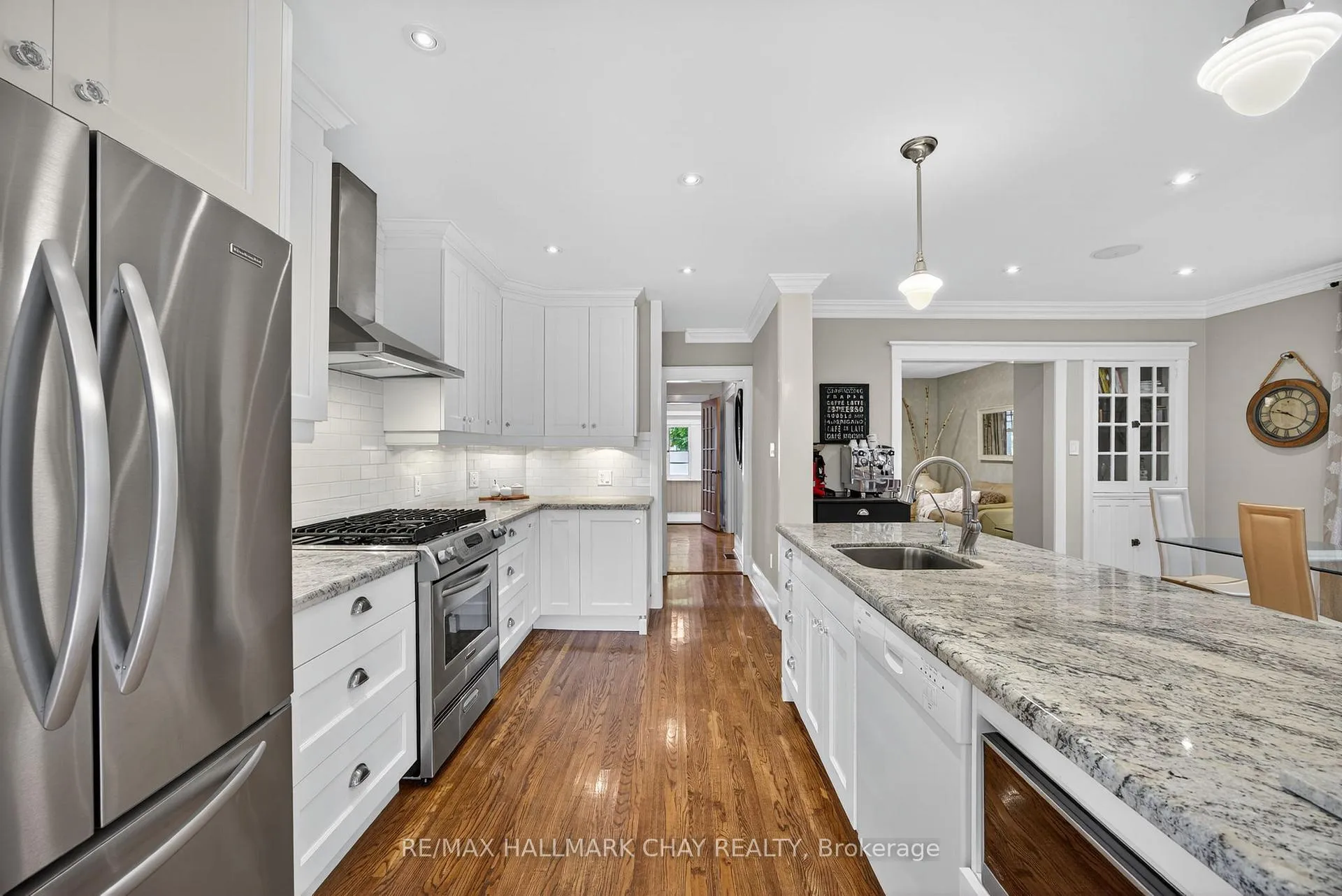 Photo 9 of 53 Eccles Street N, Barrie, Queen's Park — HOMEH