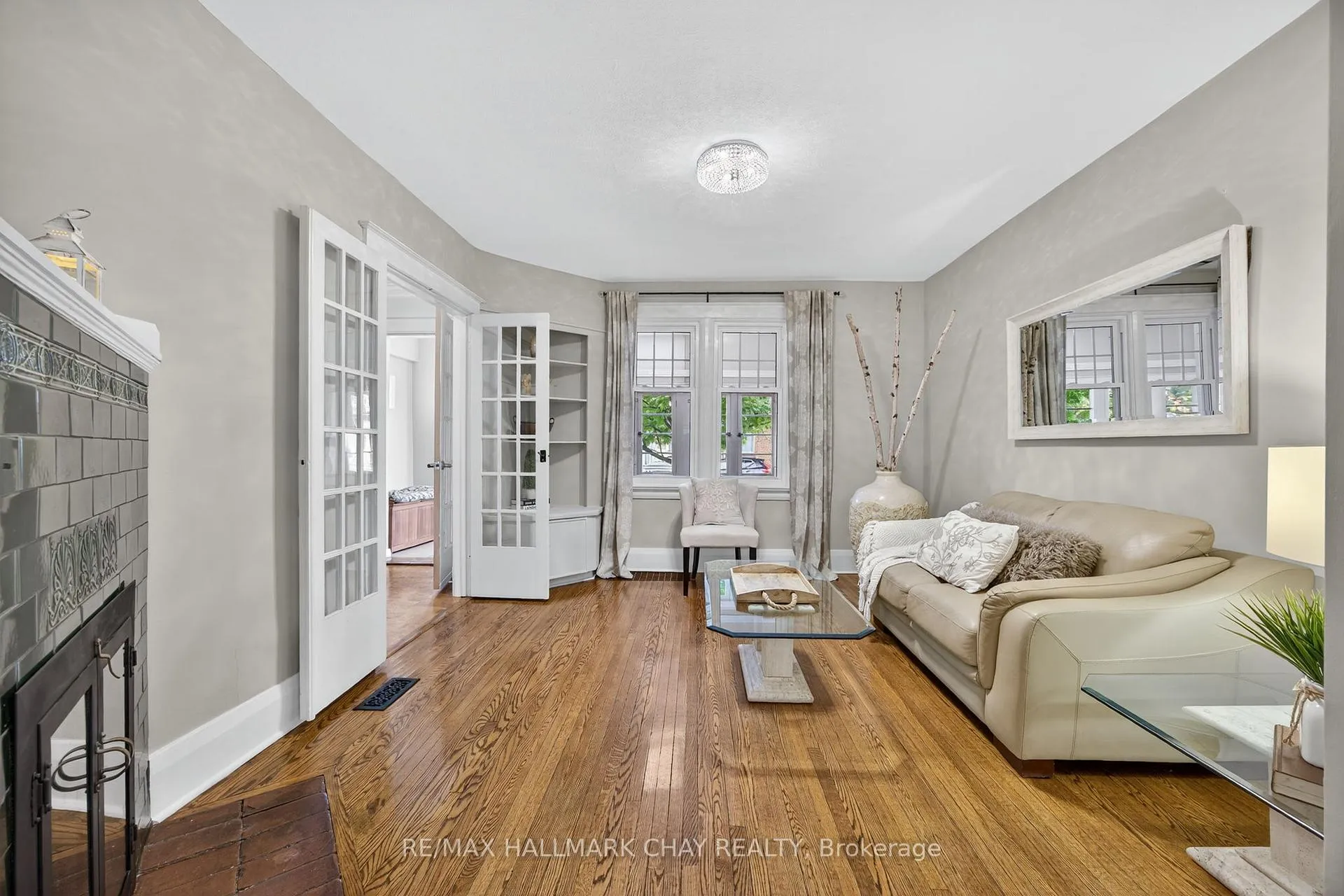Photo 14 of 53 Eccles Street N, Barrie, Queen's Park — HOMEH