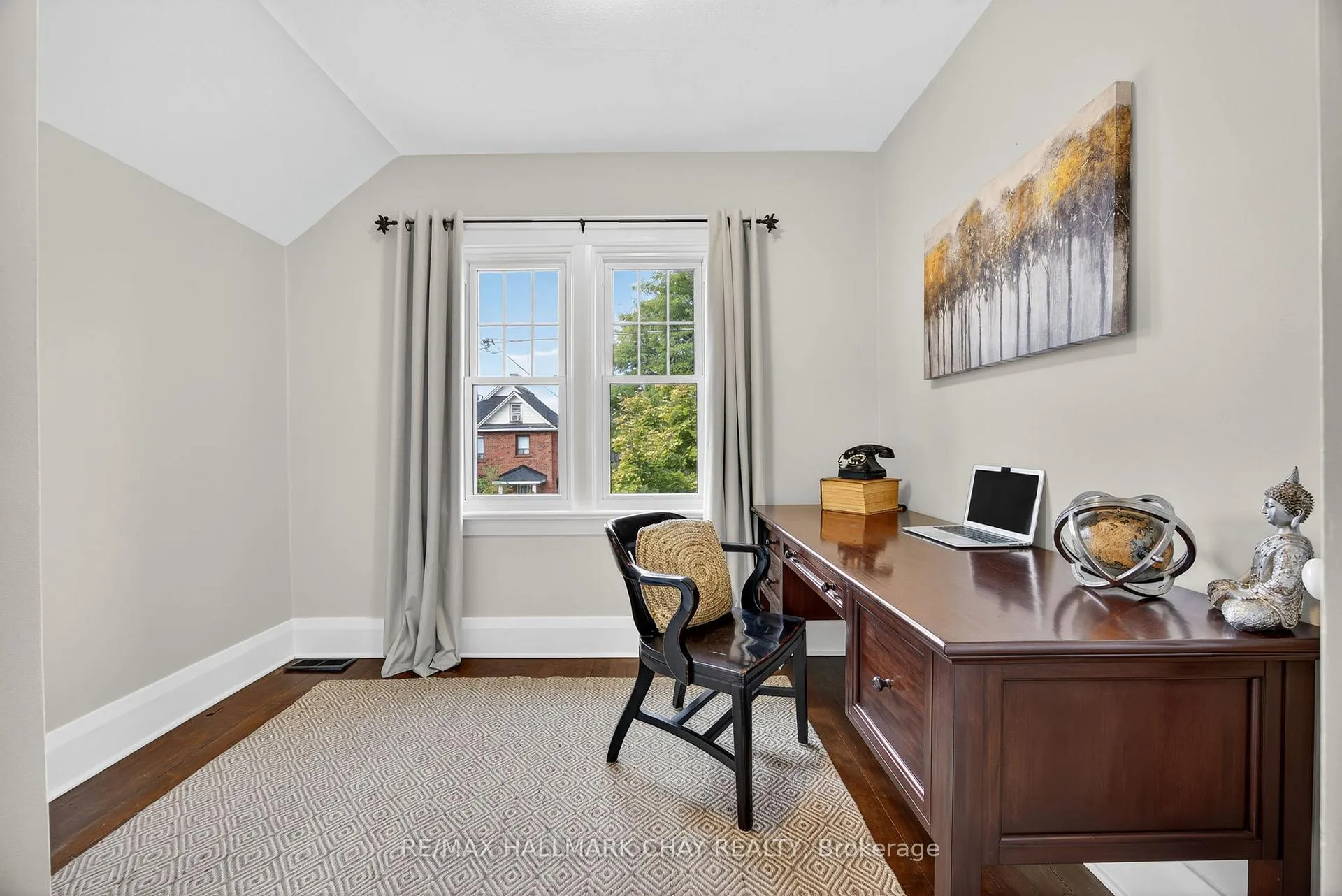 Photo 27 of 53 Eccles Street N, Barrie, Queen's Park — HOMEH