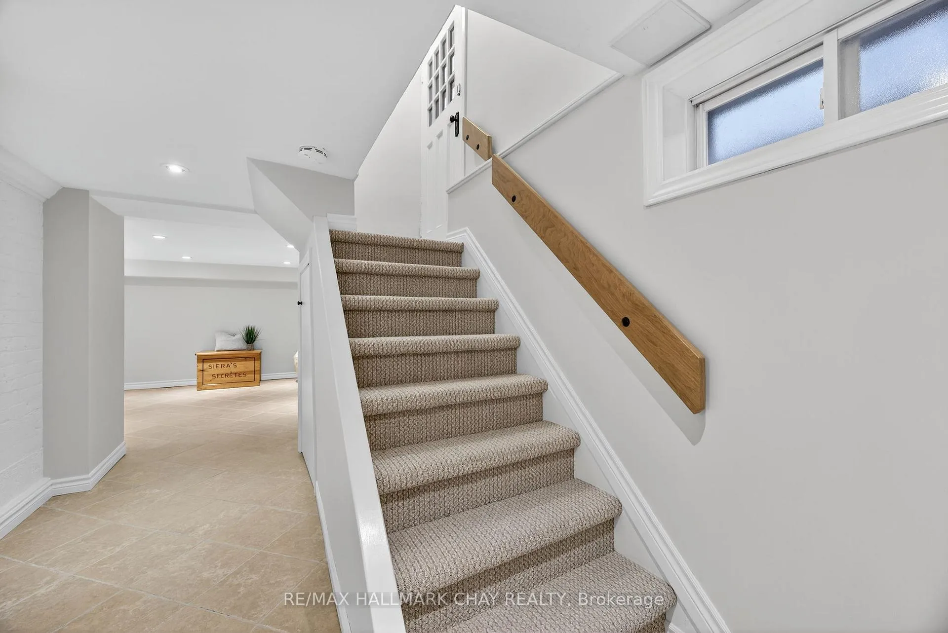 Photo 35 of 53 Eccles Street N, Barrie, Queen's Park — HOMEH