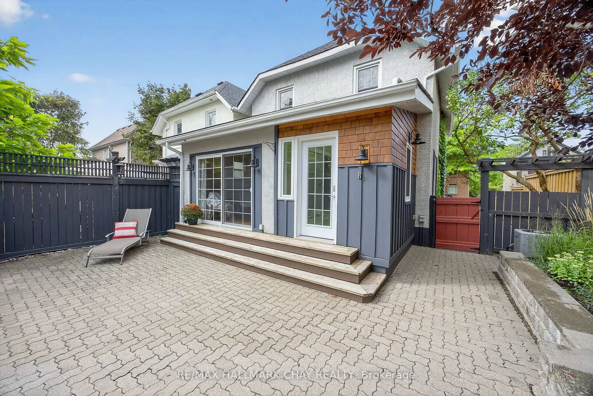 Photo 36 of 53 Eccles Street N, Barrie, Queen's Park — HOMEH