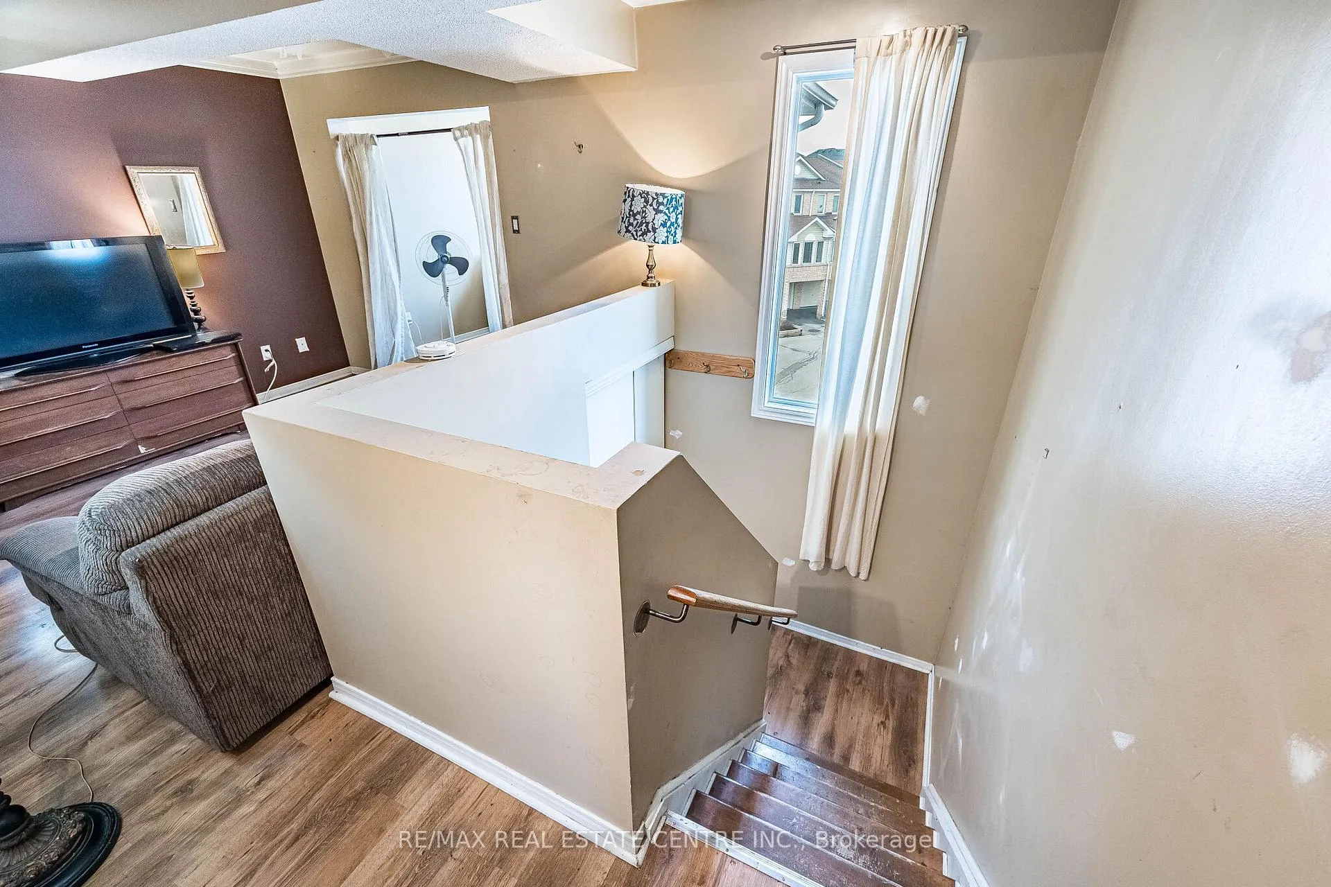 Photo 3 of Unit 128, 25A Wylie Circle, Halton Hills, Georgetown — HOMEH