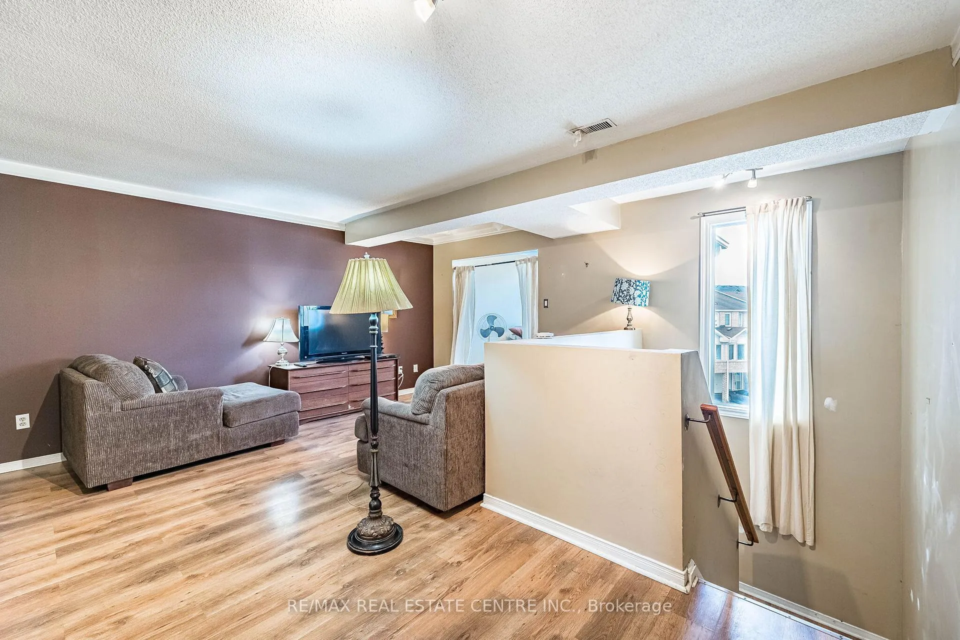 Photo 4 of Unit 128, 25A Wylie Circle, Halton Hills, Georgetown — HOMEH