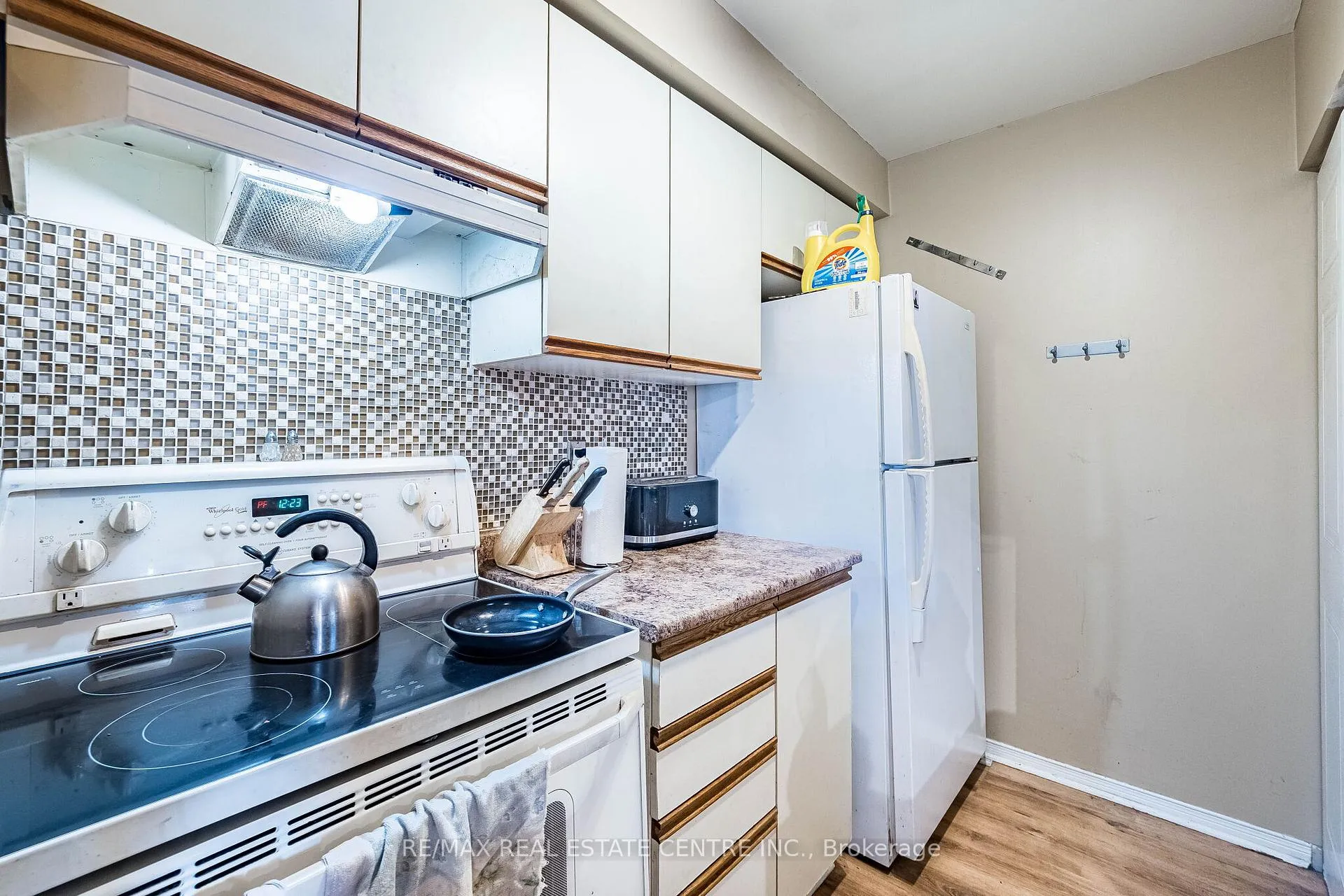 Photo 11 of Unit 128, 25A Wylie Circle, Halton Hills, Georgetown — HOMEH