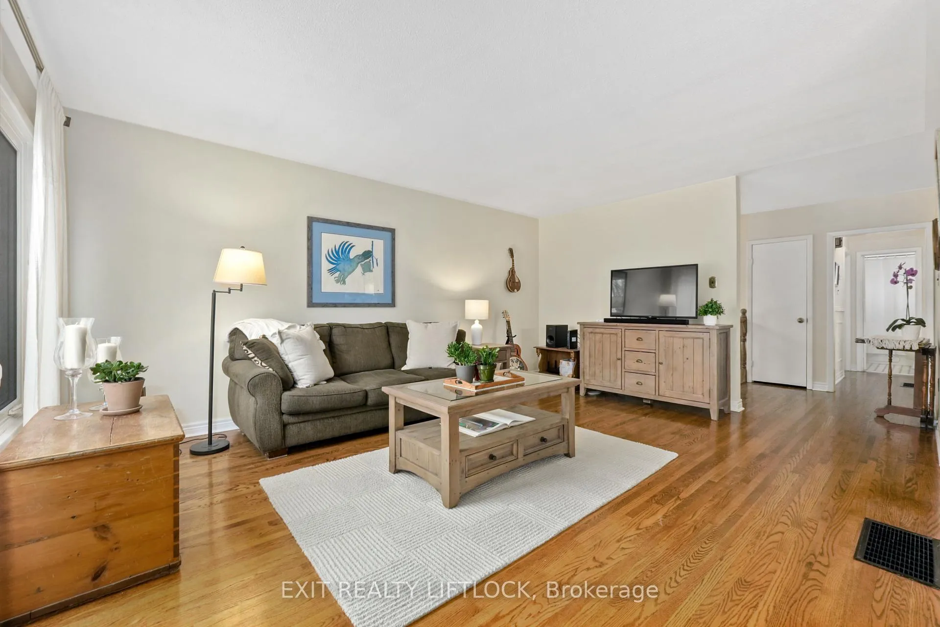 Photo 5 of 273 Maxwell Avenue, Peterborough, Ashburnham Ward 4 — HOMEH