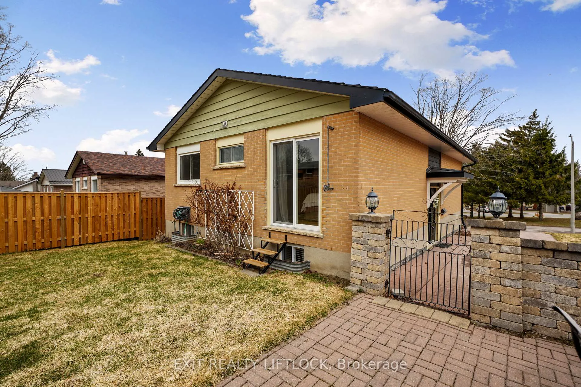Photo 23 of 273 Maxwell Avenue, Peterborough, Ashburnham Ward 4 — HOMEH