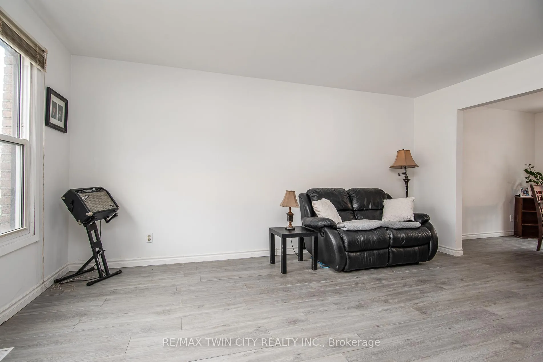 Photo 12 of 135 Vintage Crescent, Kitchener — HOMEH