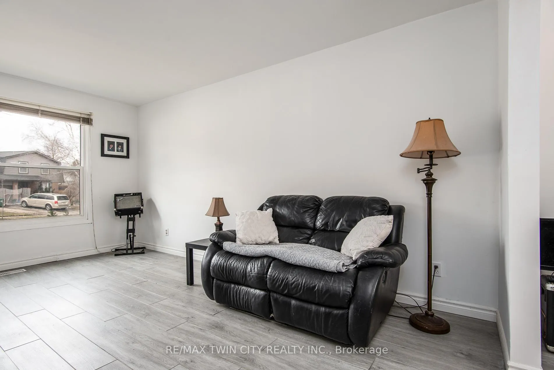 Photo 14 of 135 Vintage Crescent, Kitchener — HOMEH