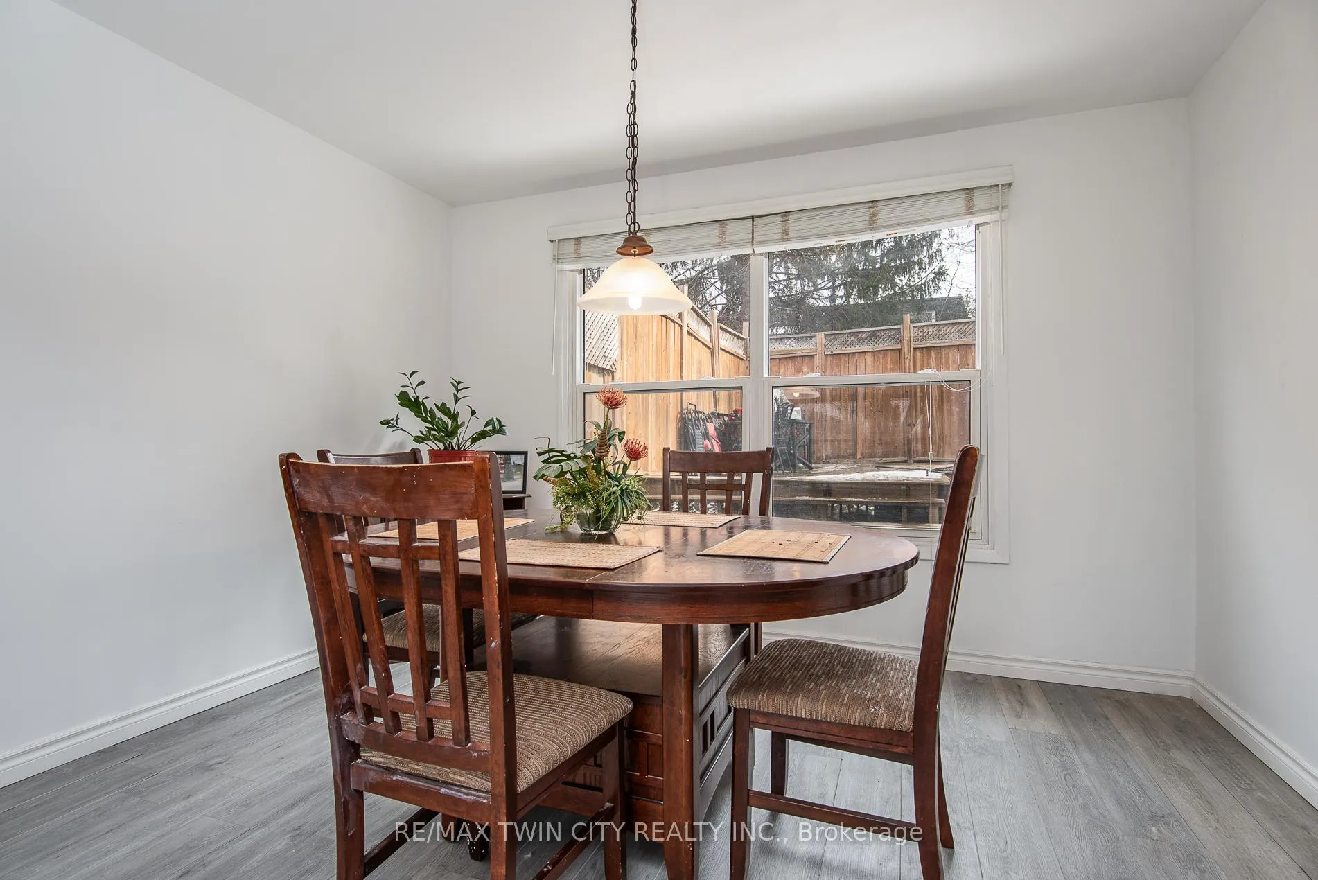 Photo 15 of 135 Vintage Crescent, Kitchener — HOMEH