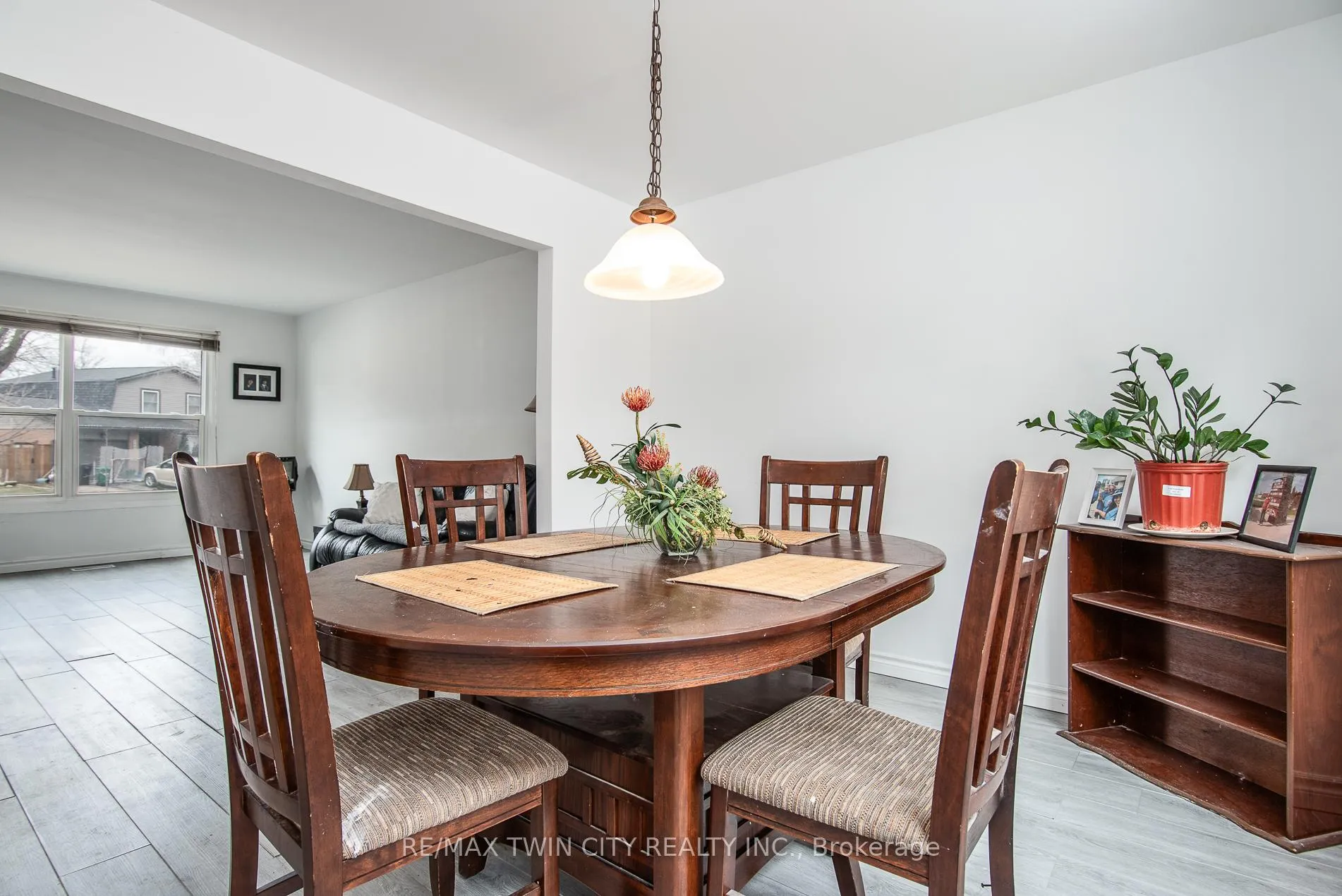 Photo 17 of 135 Vintage Crescent, Kitchener — HOMEH