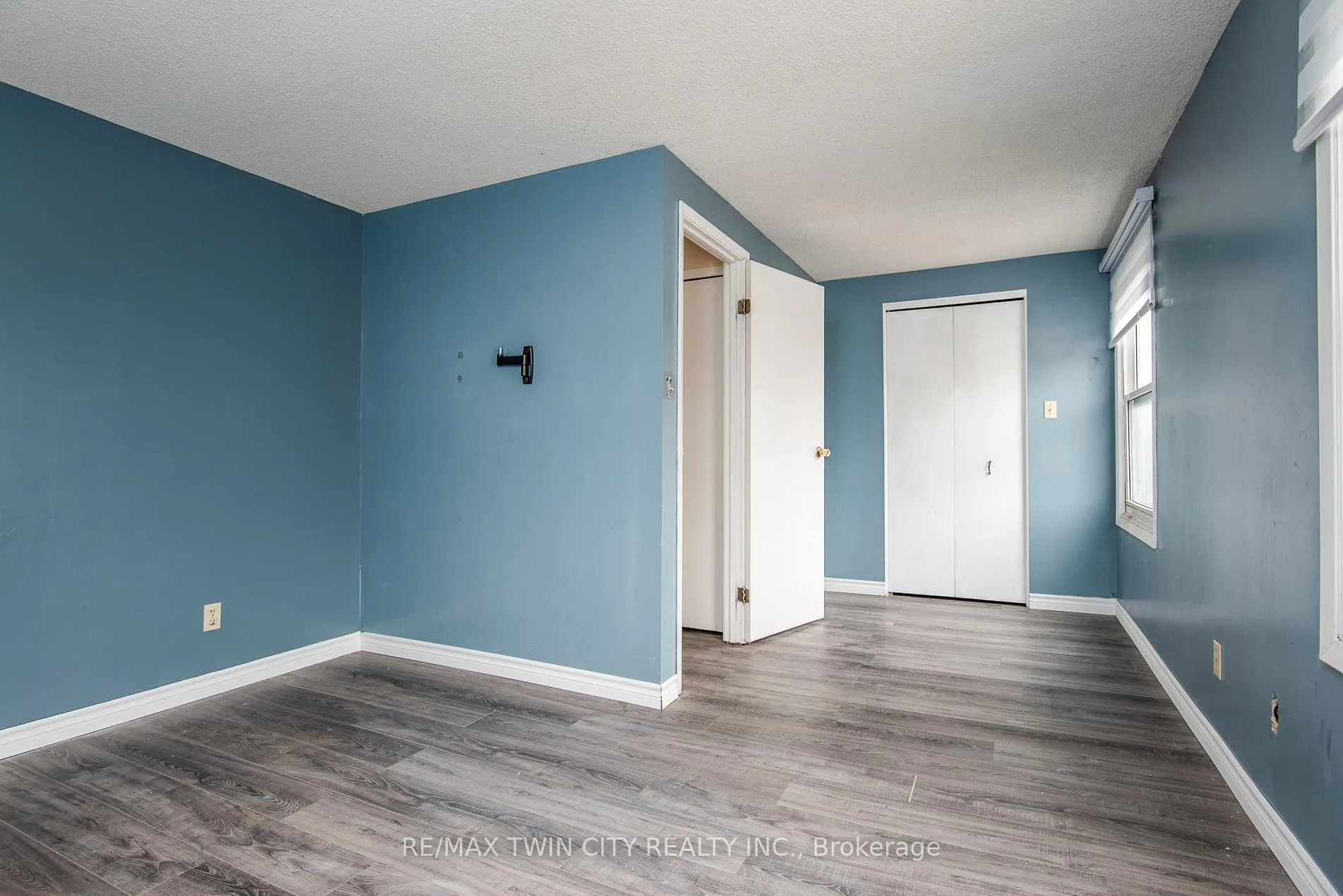 Photo 28 of 135 Vintage Crescent, Kitchener — HOMEH
