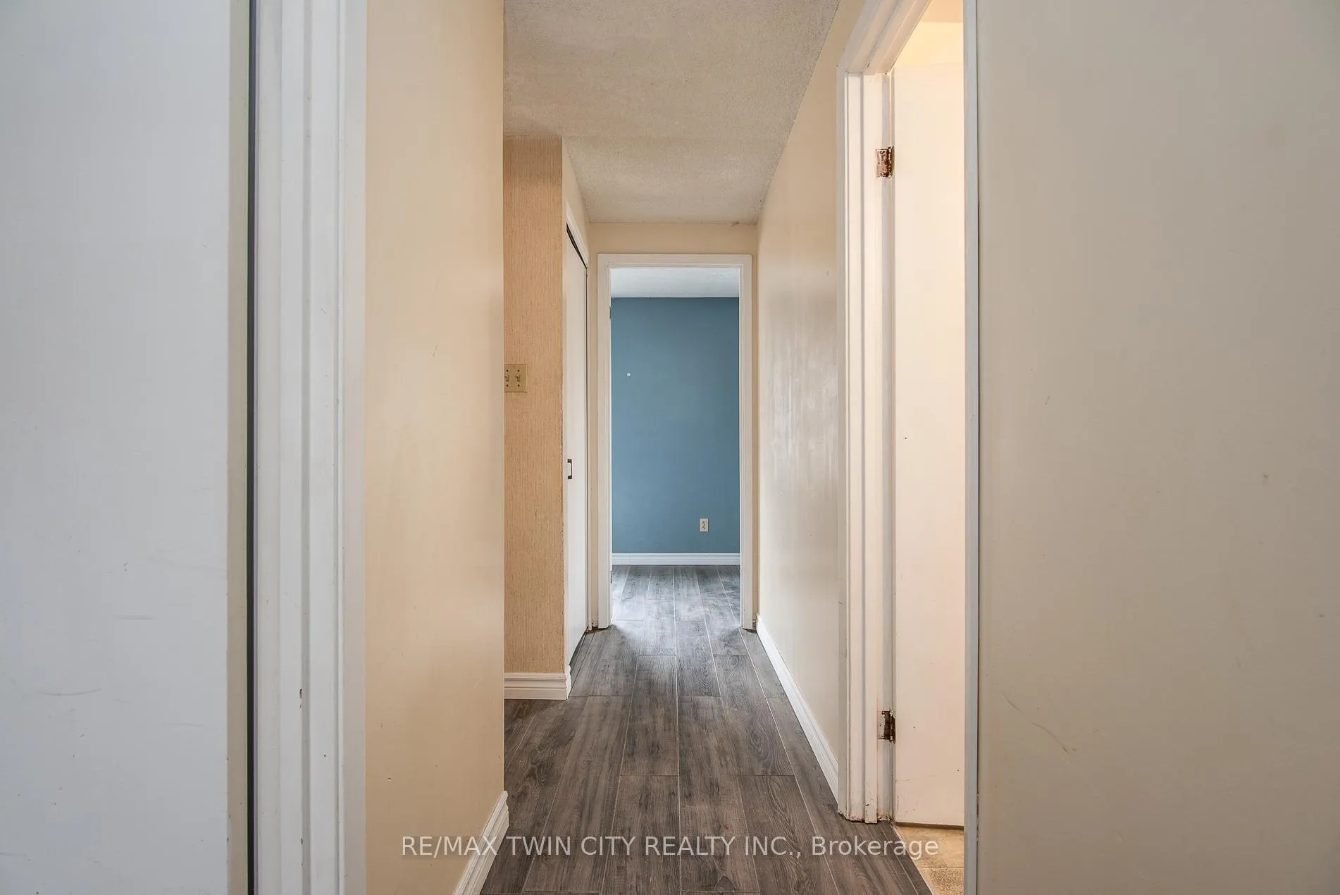 Photo 29 of 135 Vintage Crescent, Kitchener — HOMEH