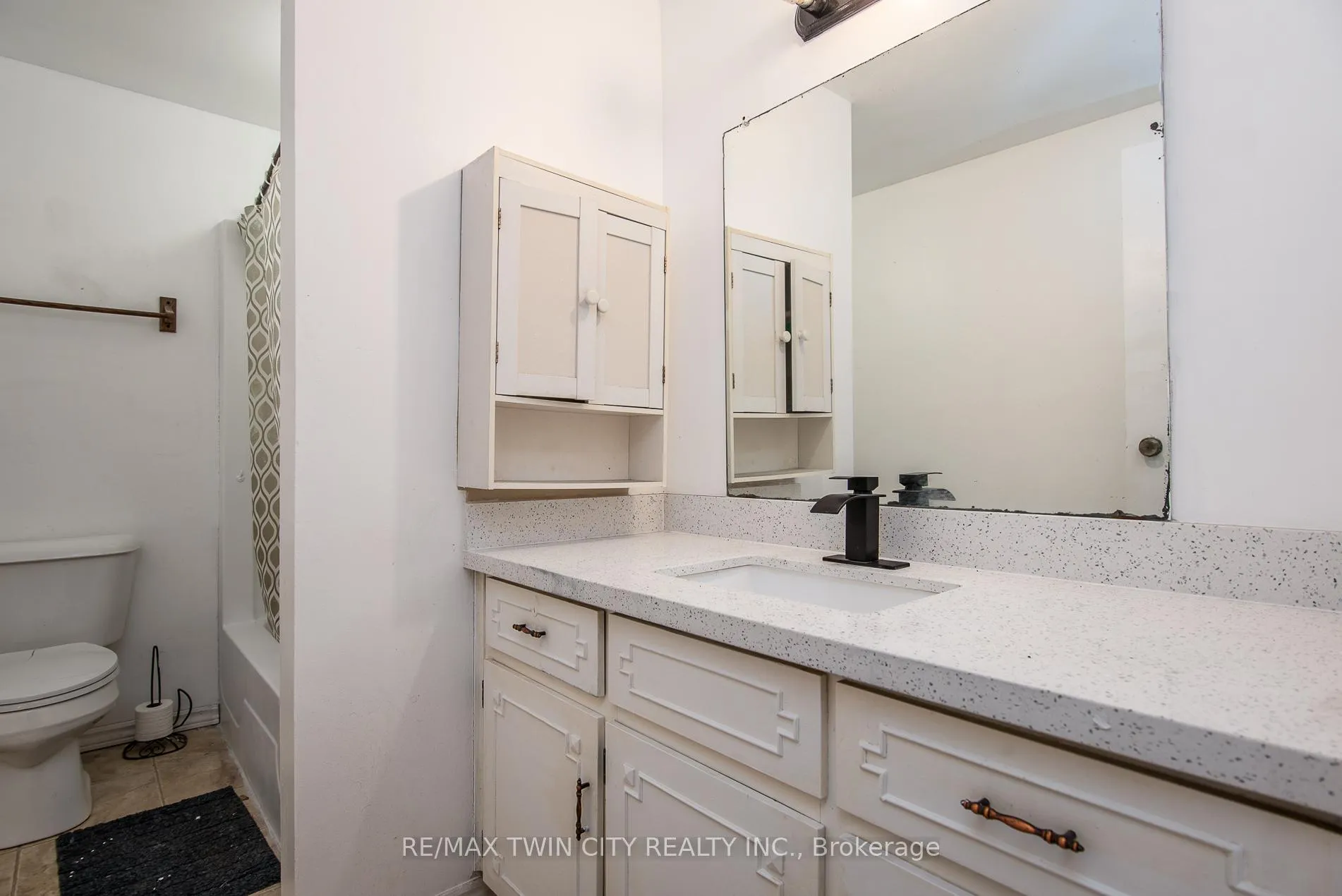 Photo 30 of 135 Vintage Crescent, Kitchener — HOMEH