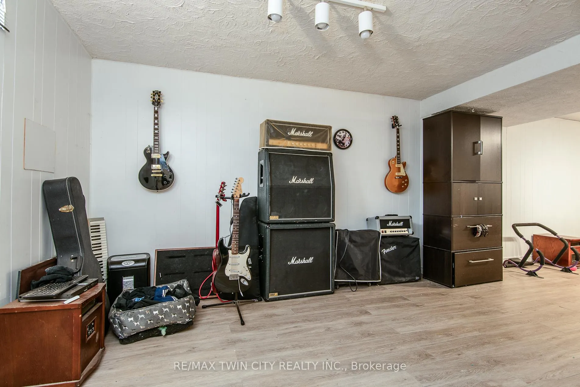 Photo 36 of 135 Vintage Crescent, Kitchener — HOMEH