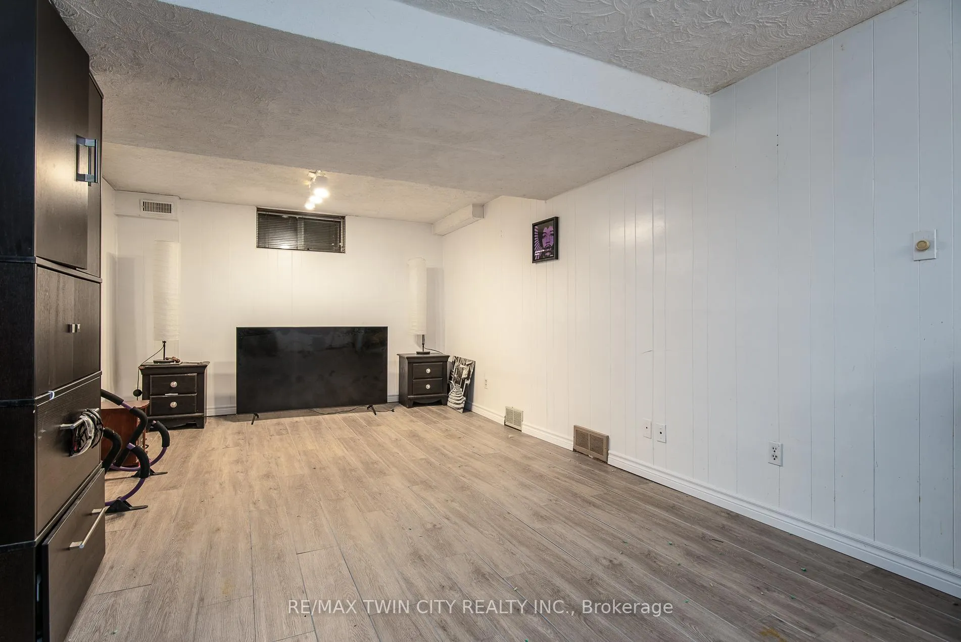 Photo 38 of 135 Vintage Crescent, Kitchener — HOMEH