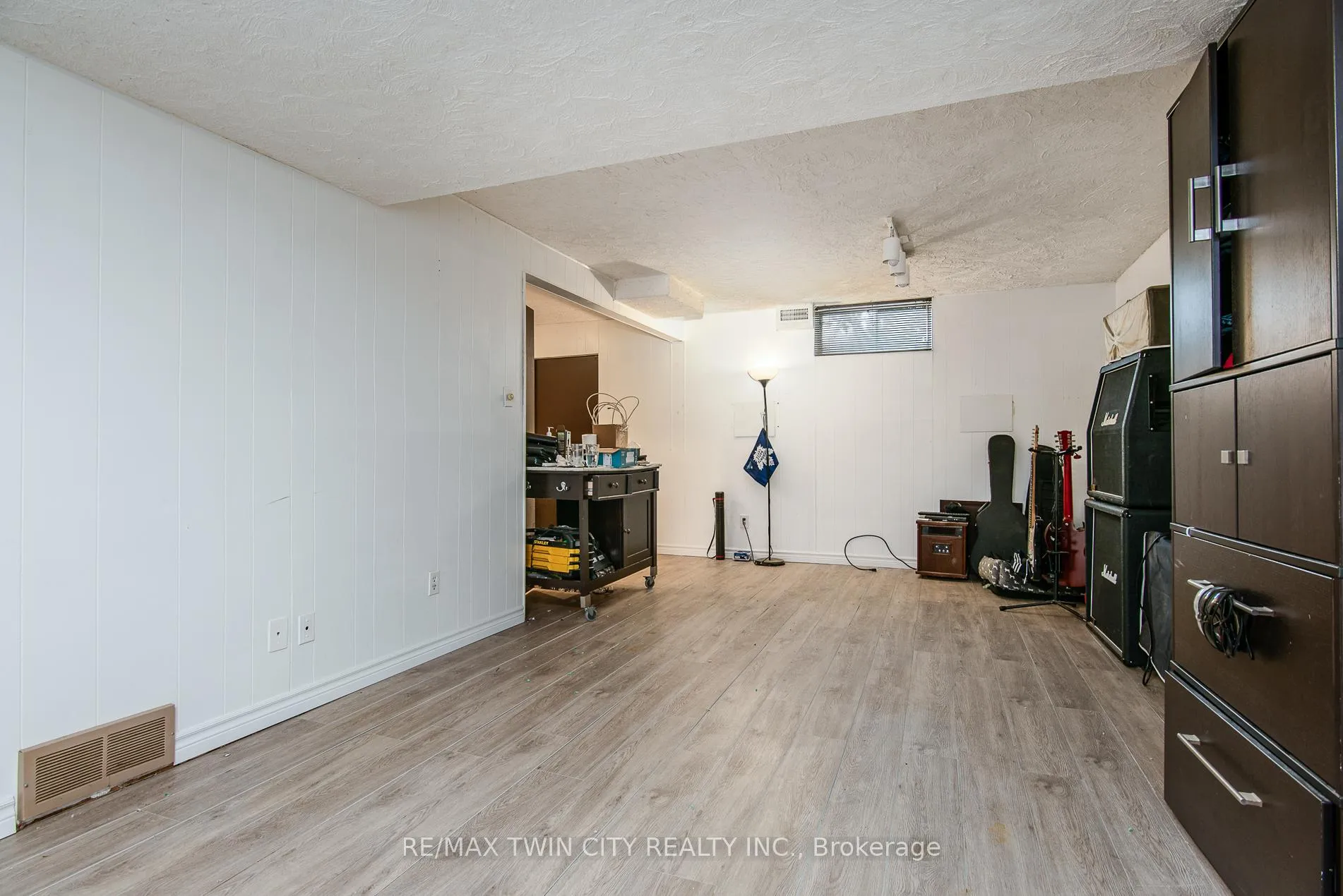 Photo 40 of 135 Vintage Crescent, Kitchener — HOMEH