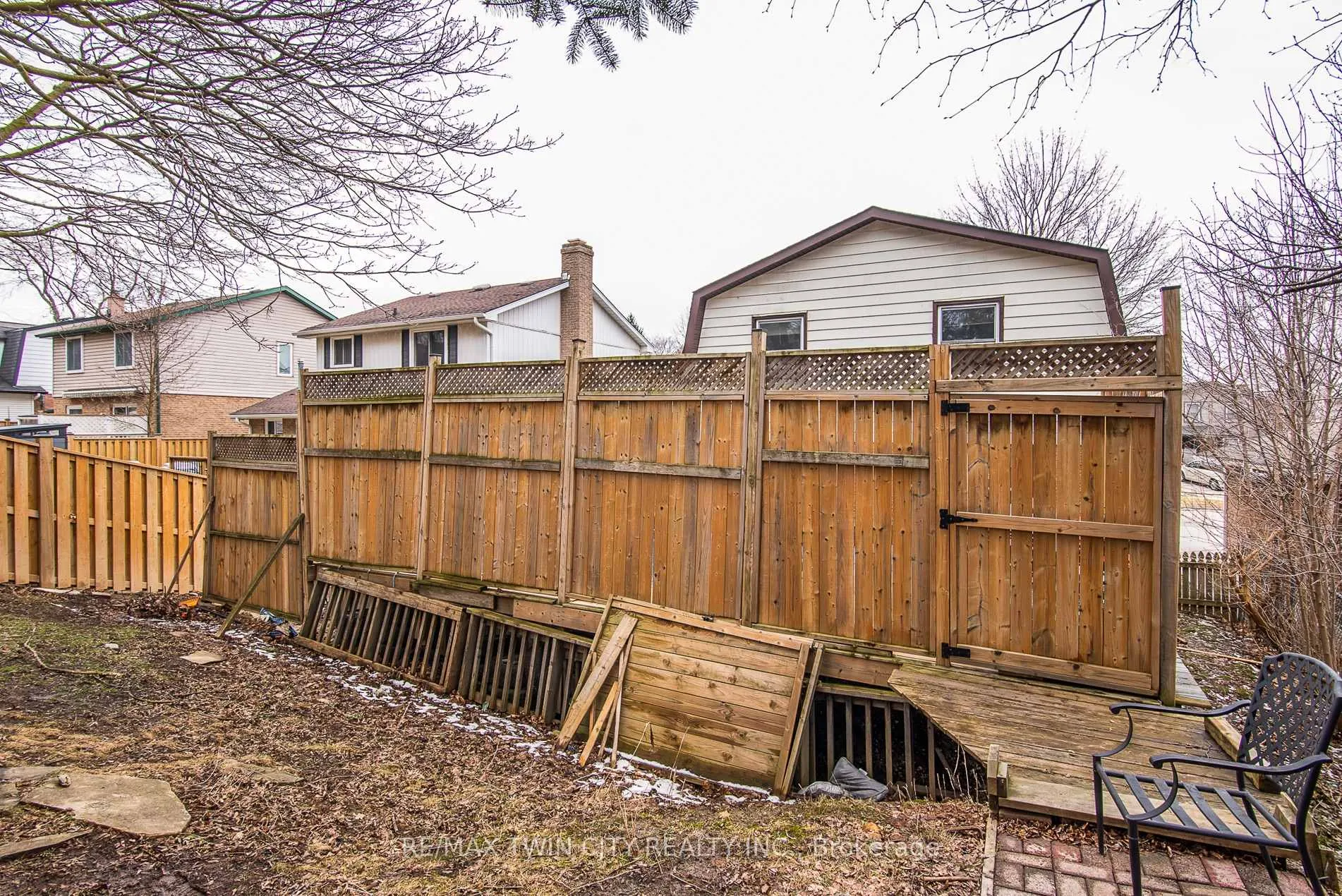 Photo 44 of 135 Vintage Crescent, Kitchener — HOMEH