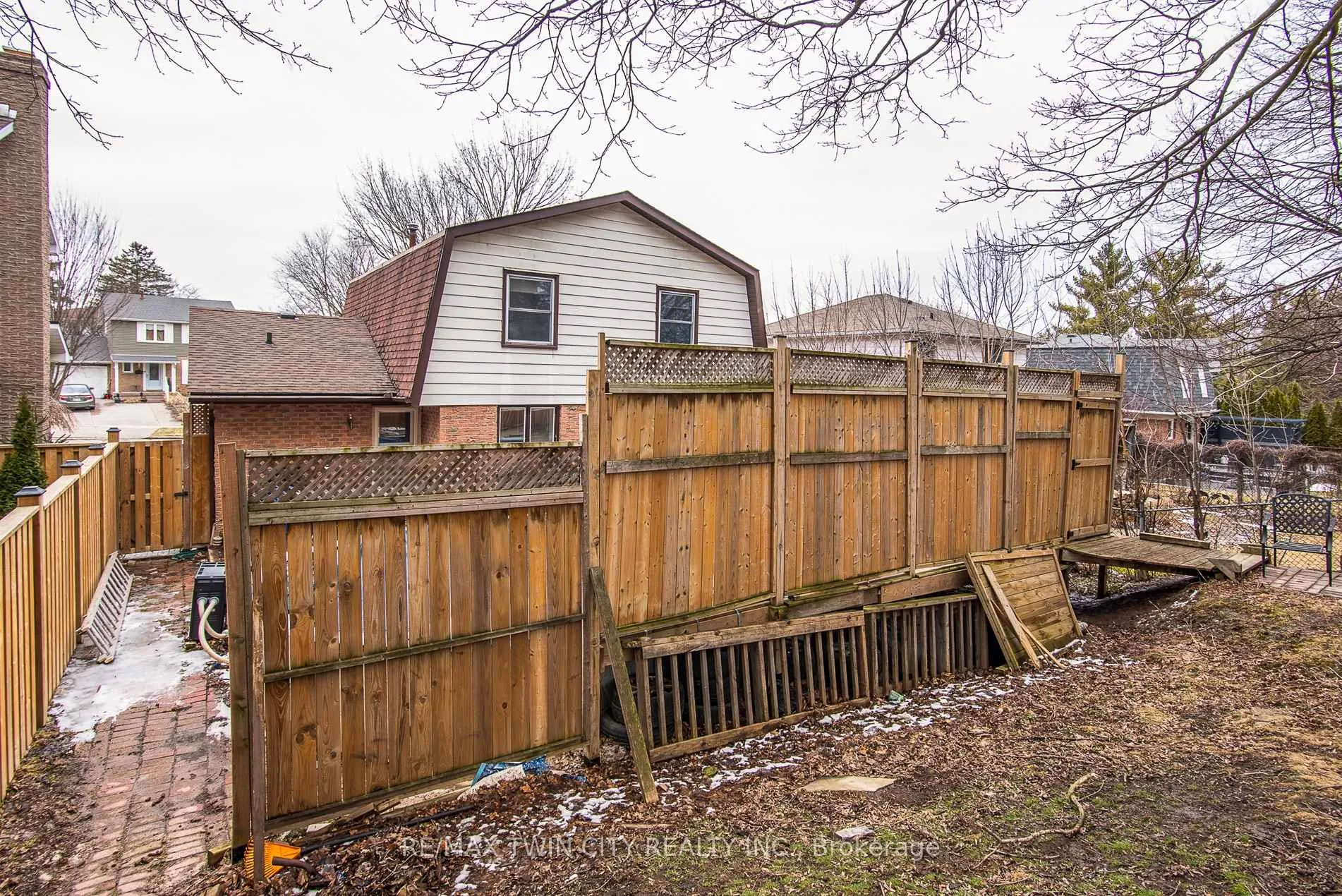 Photo 45 of 135 Vintage Crescent, Kitchener — HOMEH