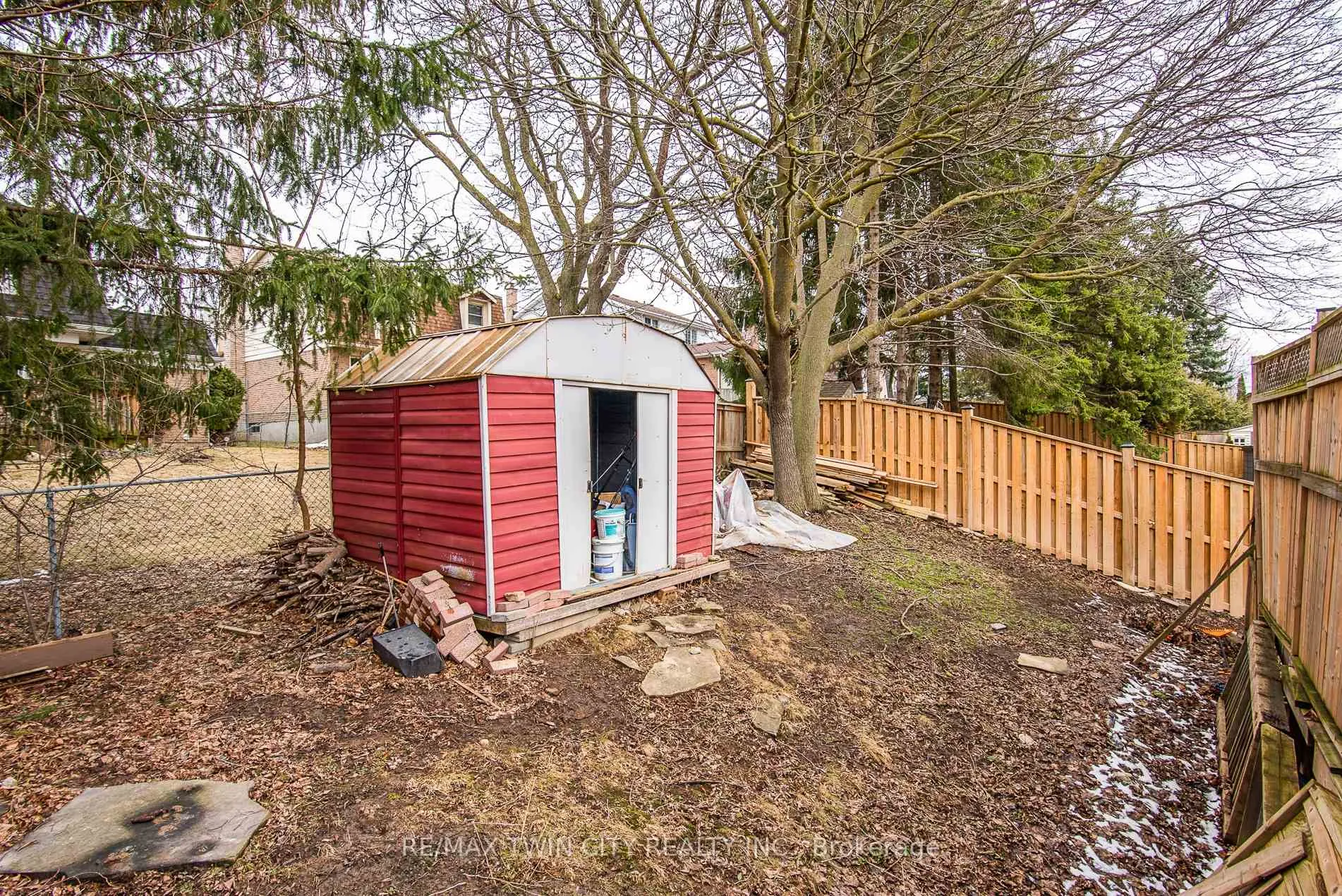 Photo 47 of 135 Vintage Crescent, Kitchener — HOMEH