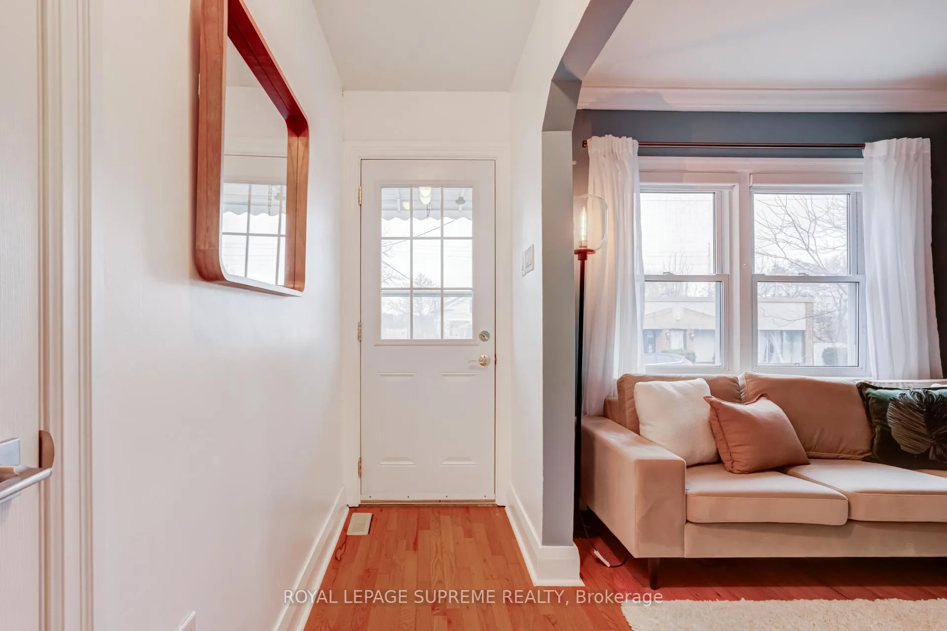 Photo 2 of 21 Murray Street, Brampton, Downtown Brampton — HOMEH