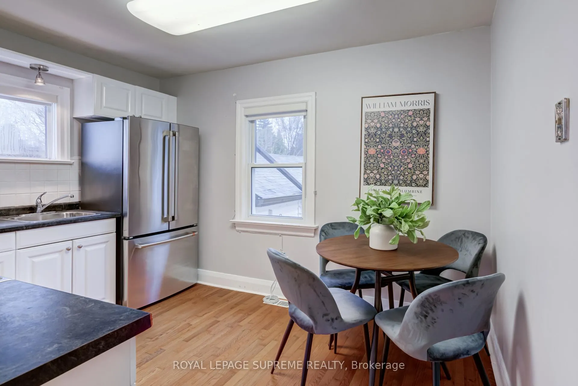 Photo 4 of 21 Murray Street, Brampton, Downtown Brampton — HOMEH
