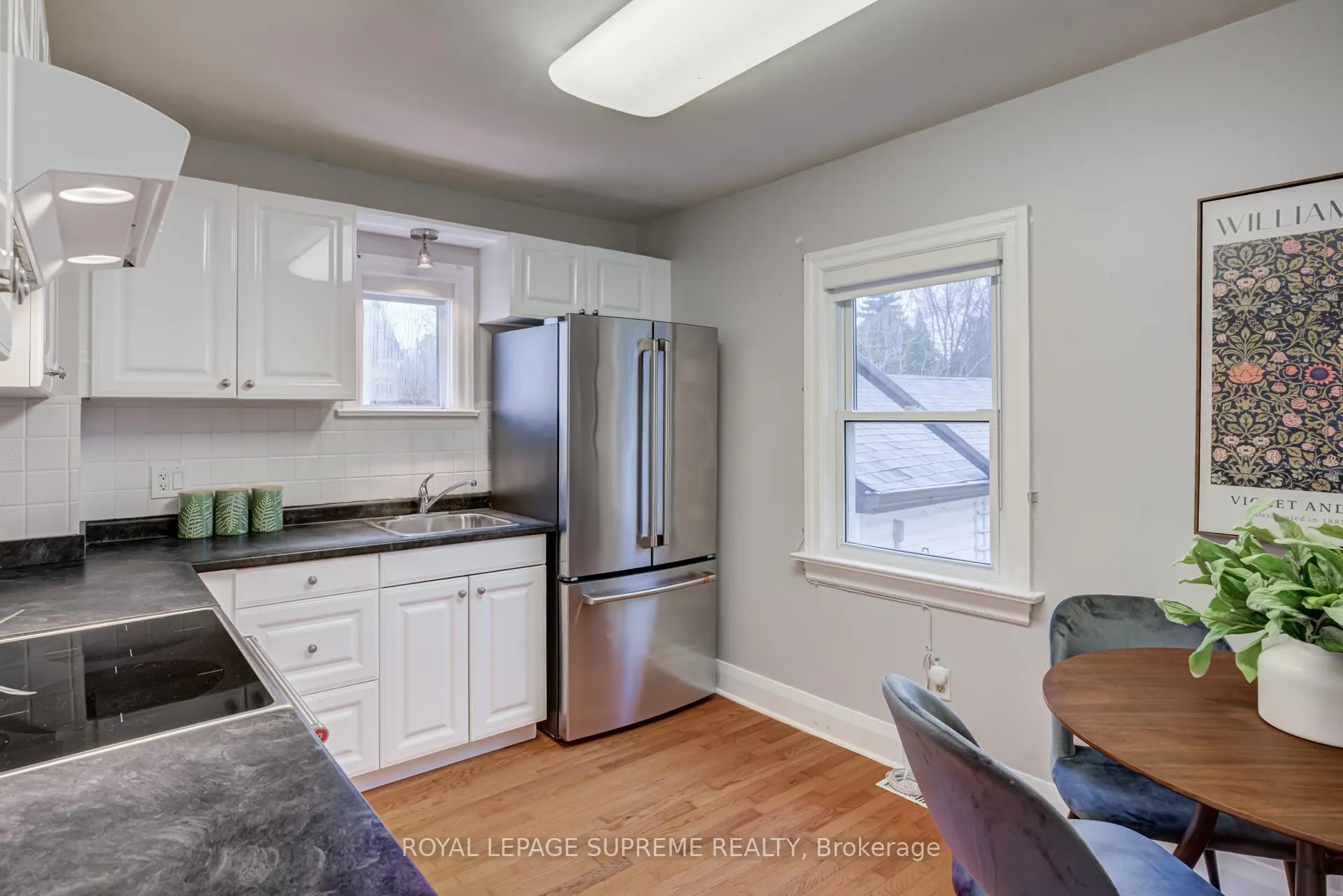 Photo 6 of 21 Murray Street, Brampton, Downtown Brampton — HOMEH