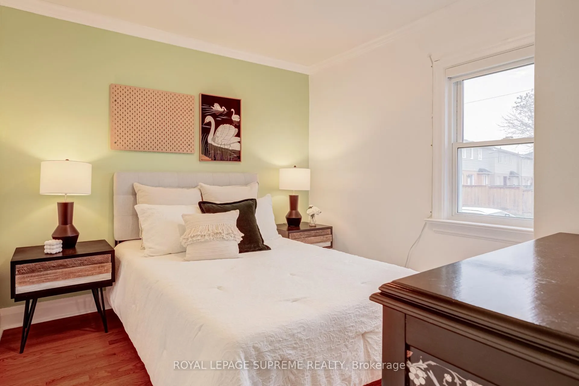 Photo 8 of 21 Murray Street, Brampton, Downtown Brampton — HOMEH