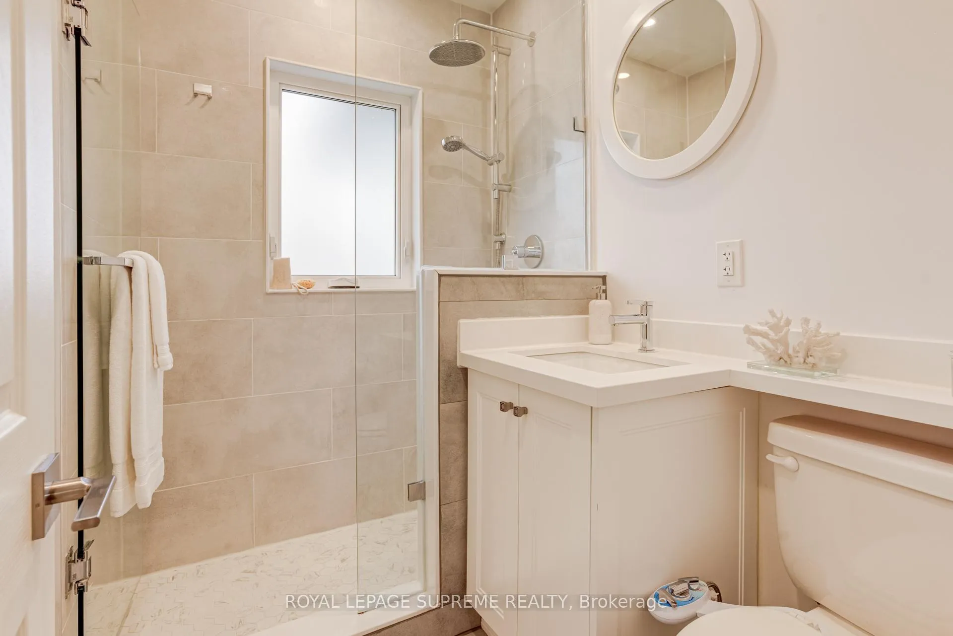 Photo 9 of 21 Murray Street, Brampton, Downtown Brampton — HOMEH