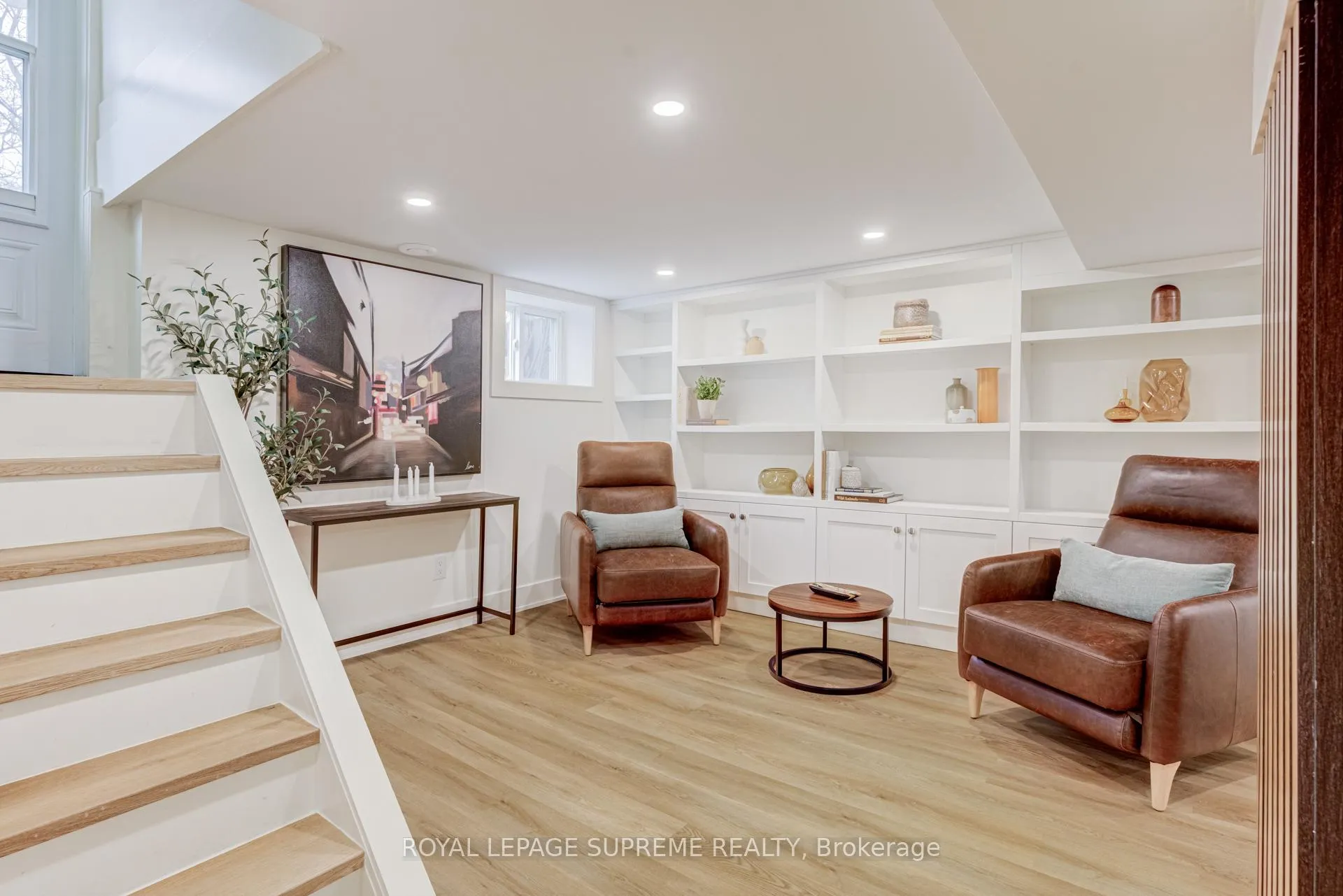 Photo 10 of 21 Murray Street, Brampton, Downtown Brampton — HOMEH