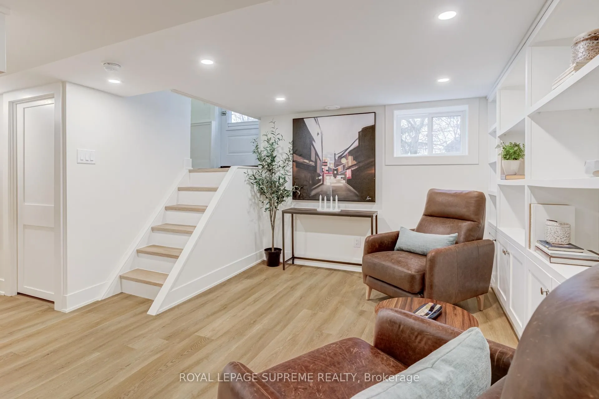 Photo 11 of 21 Murray Street, Brampton, Downtown Brampton — HOMEH
