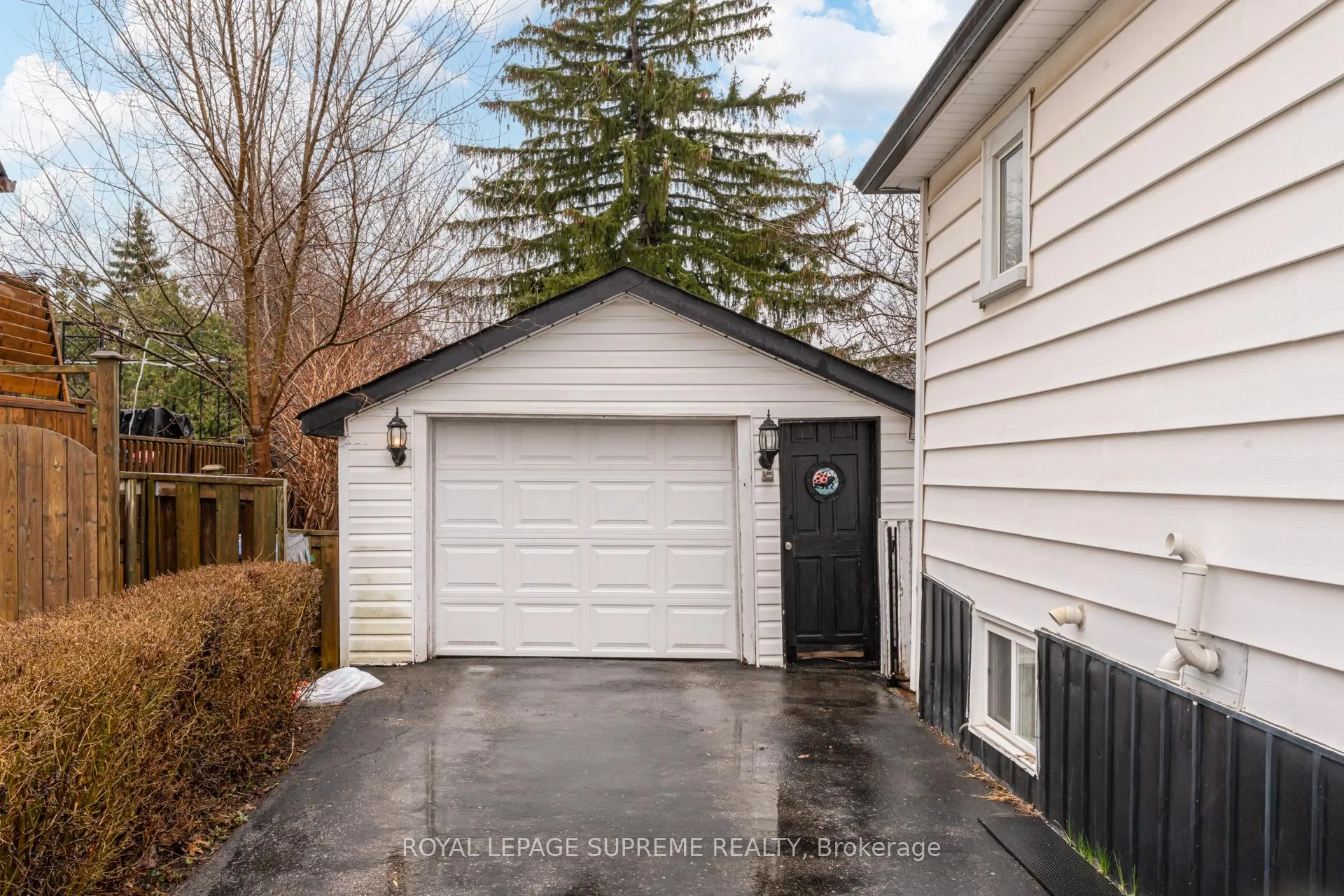 Photo 17 of 21 Murray Street, Brampton, Downtown Brampton — HOMEH