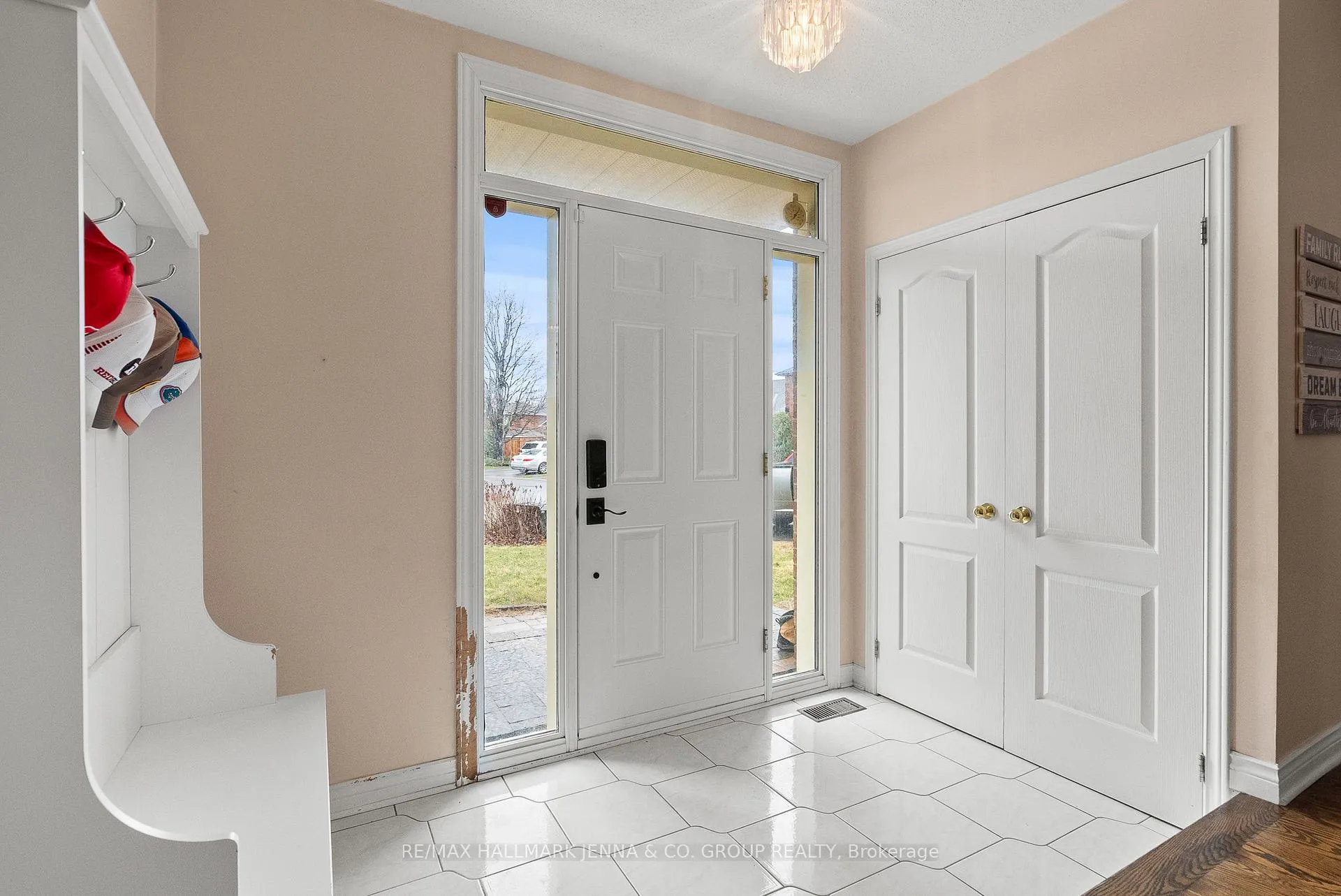 Photo 3 of 14 Holly Ridge, Ottawa, Stittsville (Central) — HOMEH