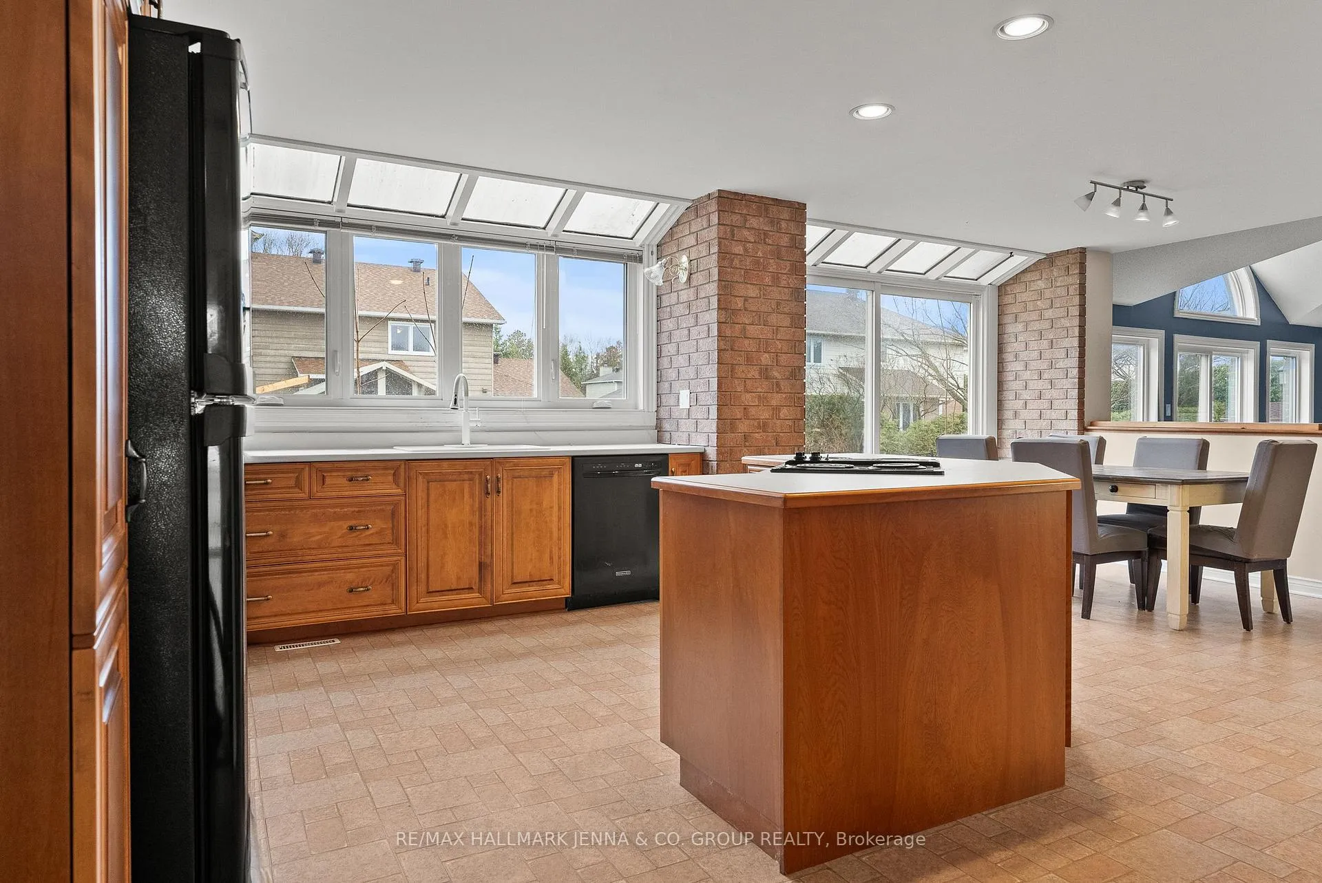 Photo 9 of 14 Holly Ridge, Ottawa, Stittsville (Central) — HOMEH