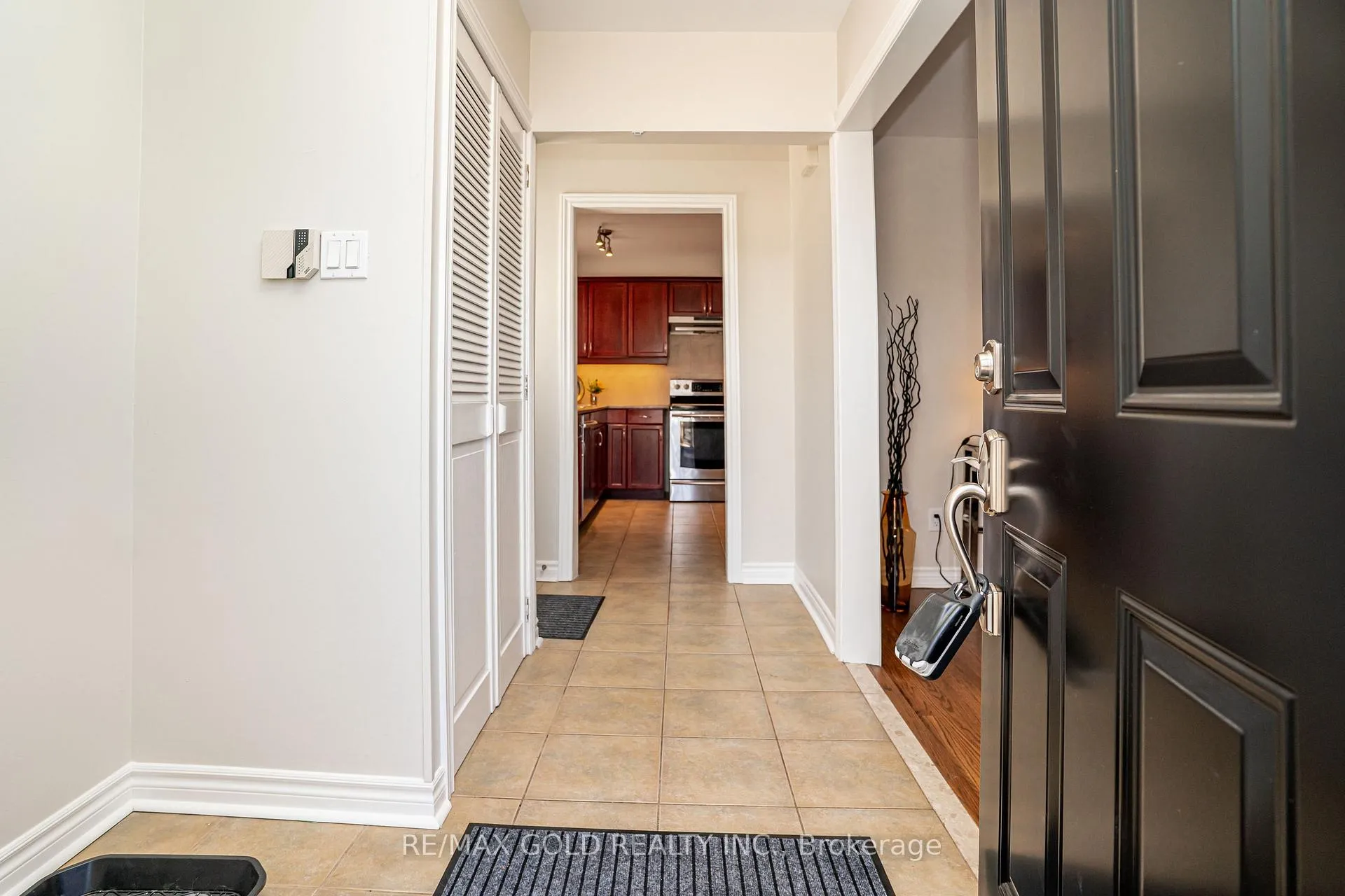Photo 6 of 27 Davenport Crescent, Brampton, Southgate — HOMEH