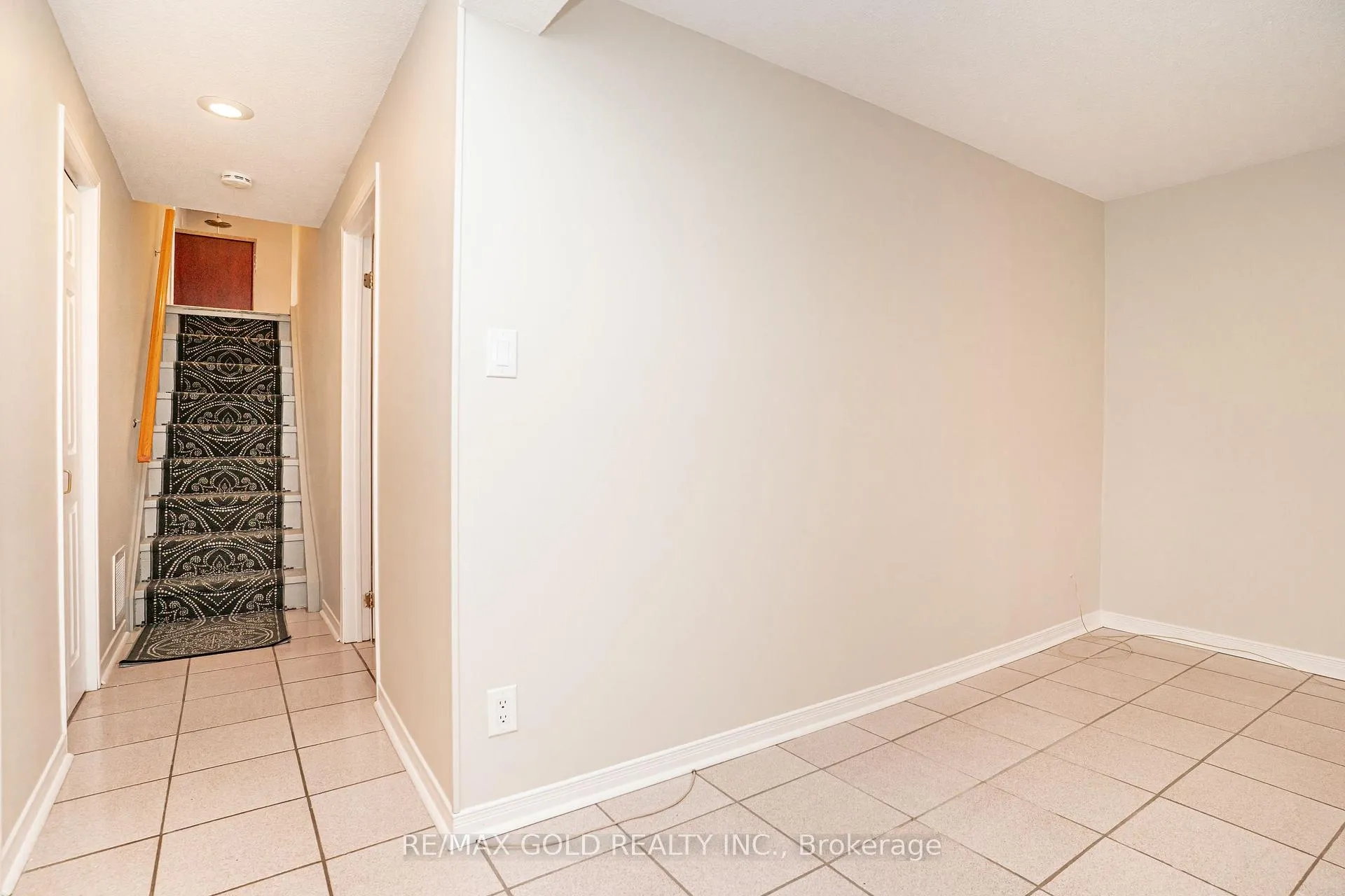 Photo 28 of 27 Davenport Crescent, Brampton, Southgate — HOMEH