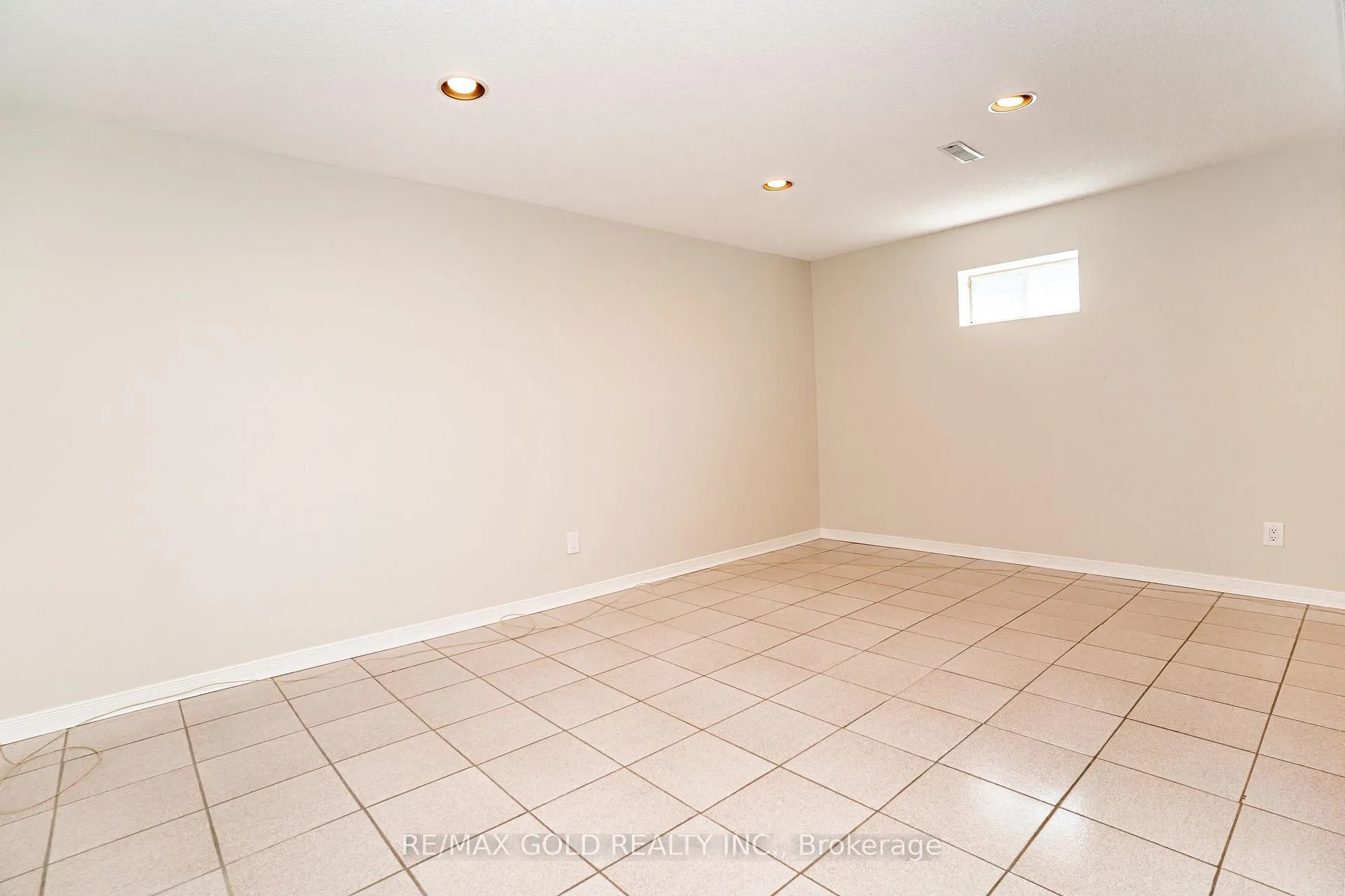 Photo 29 of 27 Davenport Crescent, Brampton, Southgate — HOMEH